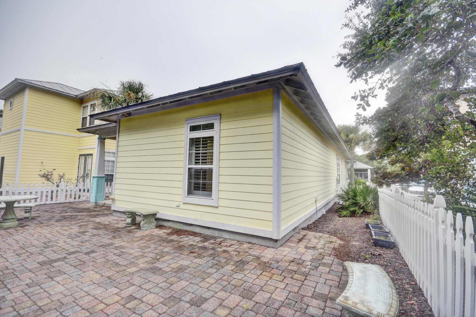 CASSINE VILLAGE - Residential