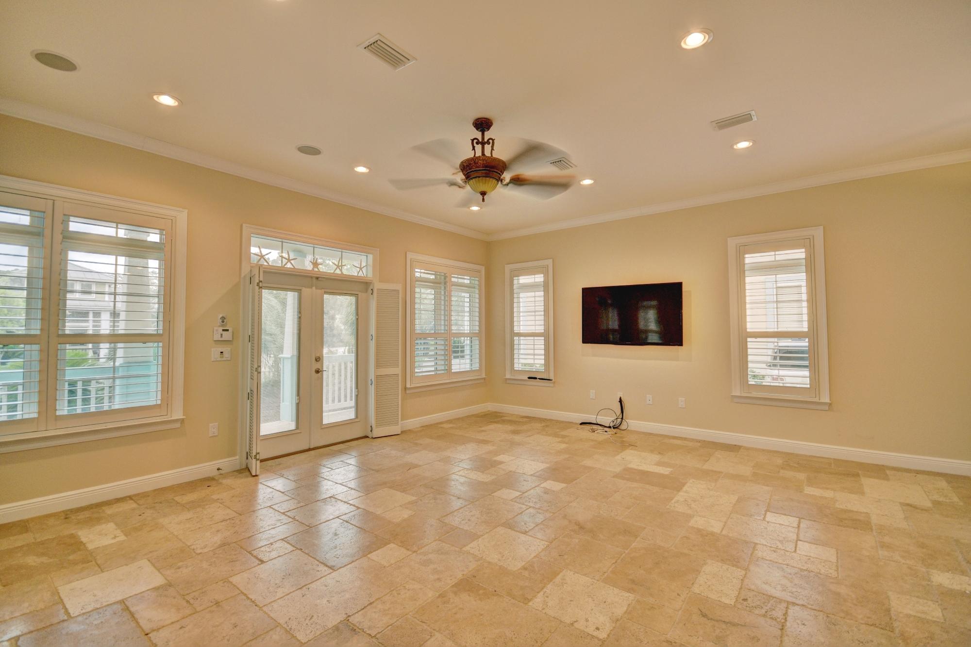 CASSINE VILLAGE - Residential