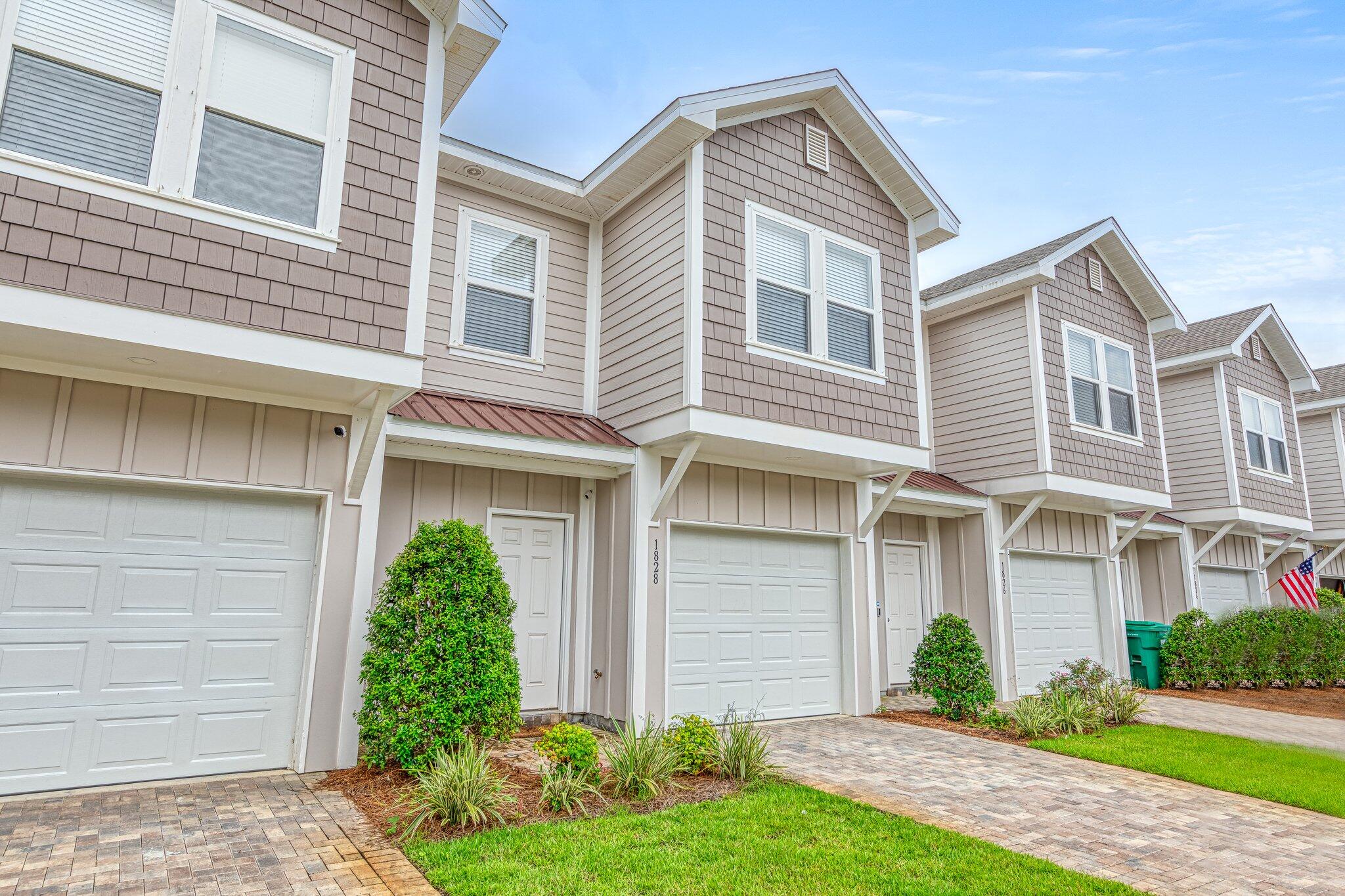 This gated townhome community is centrally located between Eglin AFB and Hurlburt AFB. The luxury home host breath taking high-end & classy finishes that you won't find anywhere else. These designer touches can be found throughout the home with solid granite countertops, luxury tile backsplash, oversized double-head master shower and more!! Come check out this beauty before it goes too quick!!