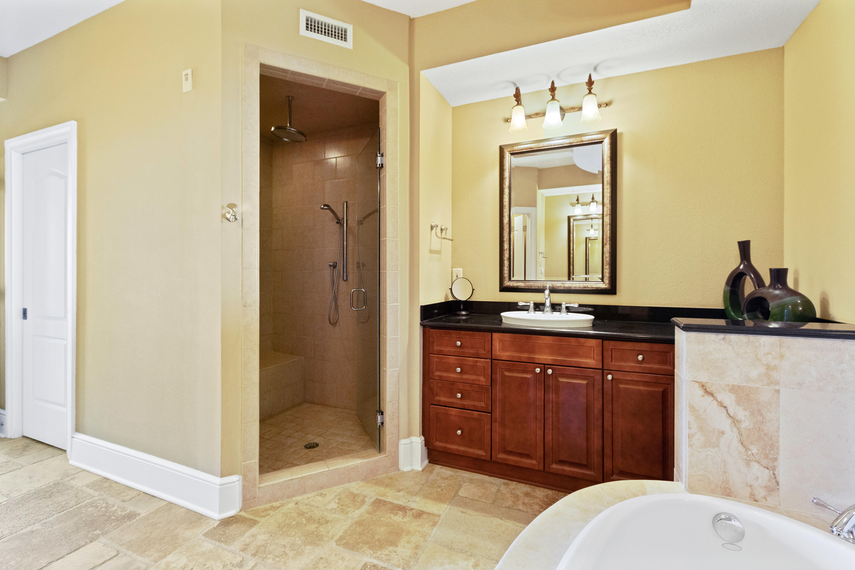 BELLA RIVA - Residential