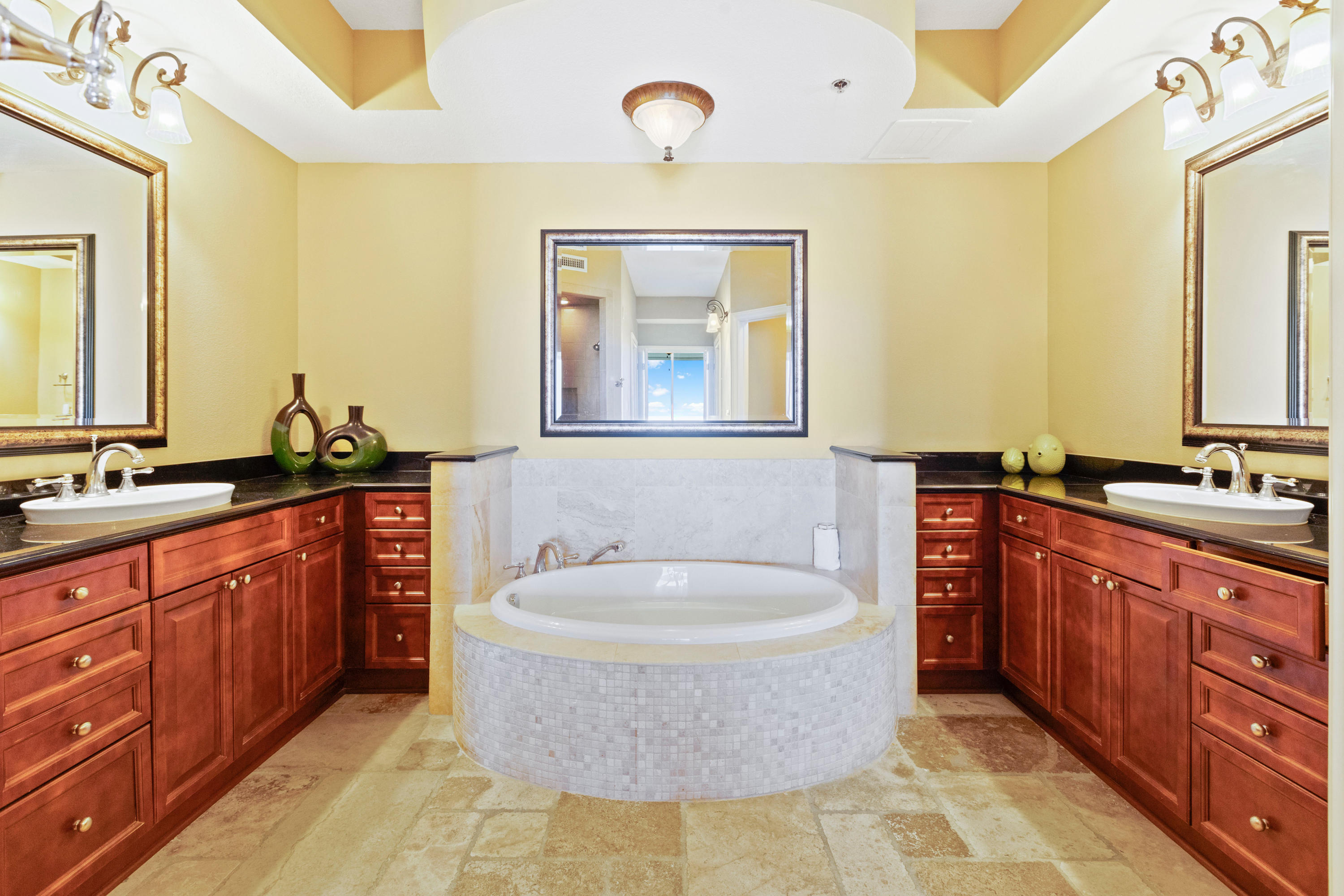 BELLA RIVA - Residential