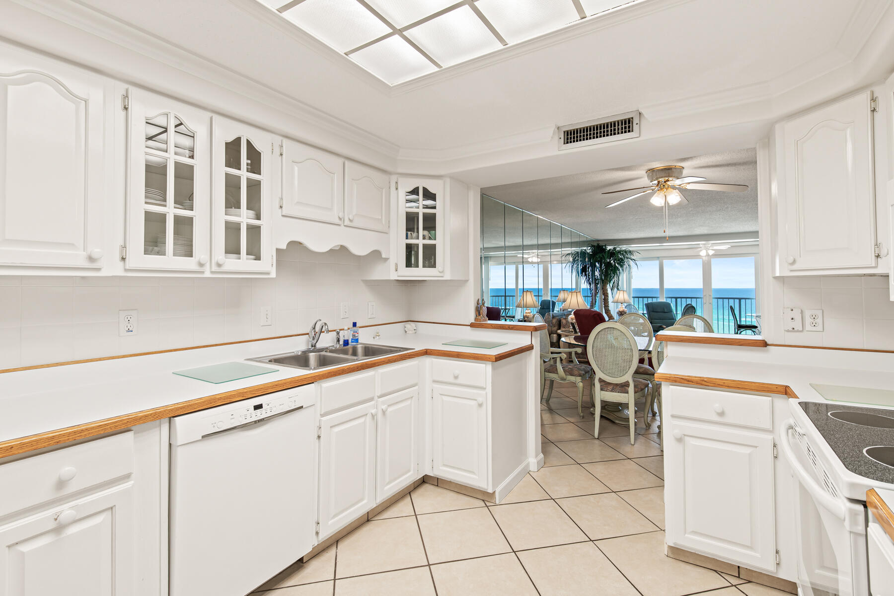SHORELINE TOWERS 2 - Residential