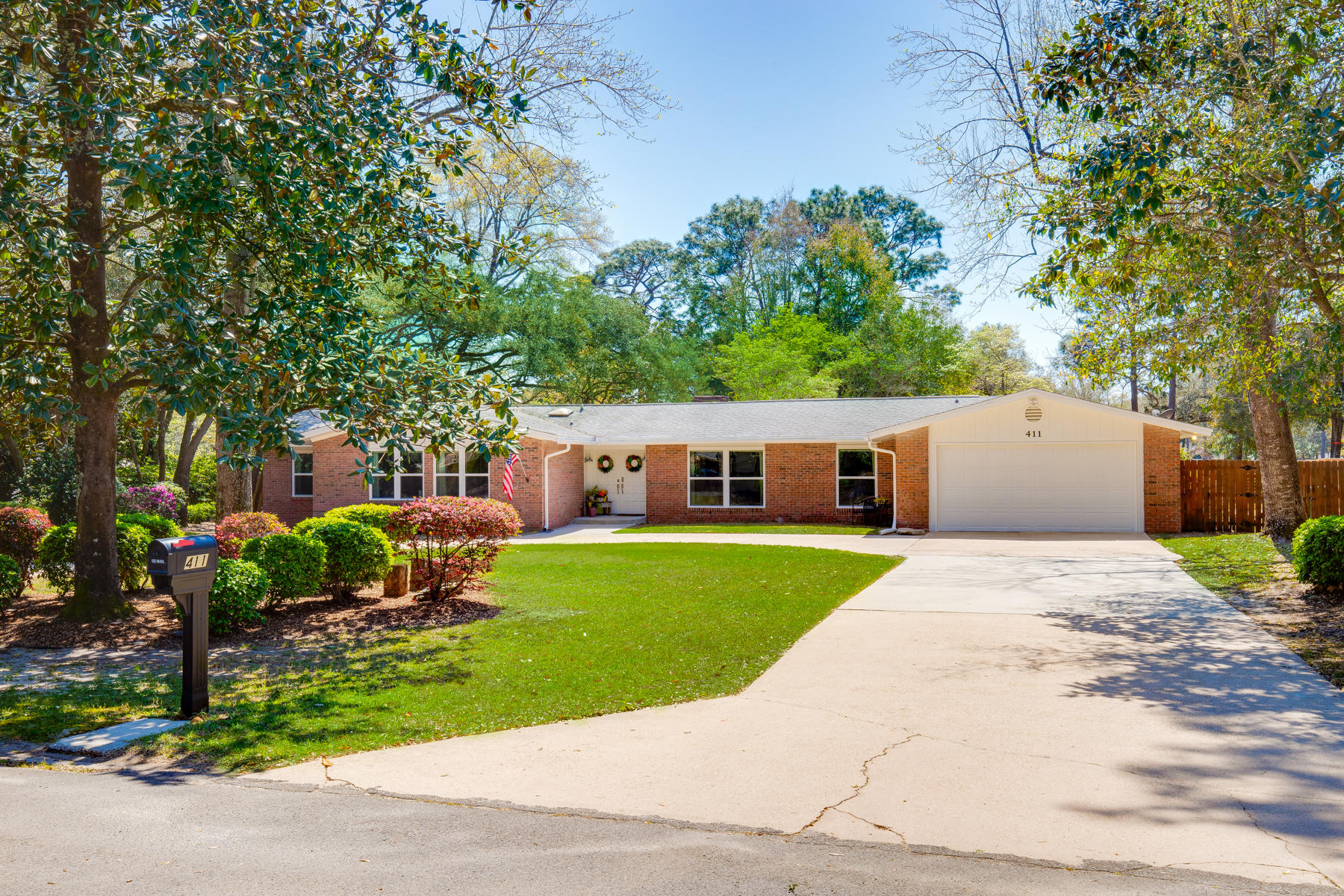 ROCKY BAYOU COUNTRY CLUB ESTATES 1 - Residential