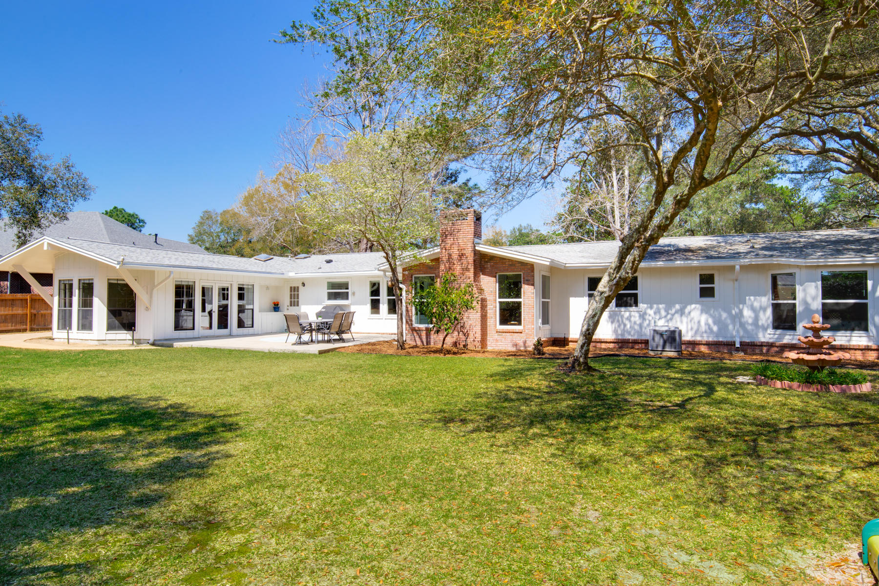 ROCKY BAYOU COUNTRY CLUB ESTATES 1 - Residential