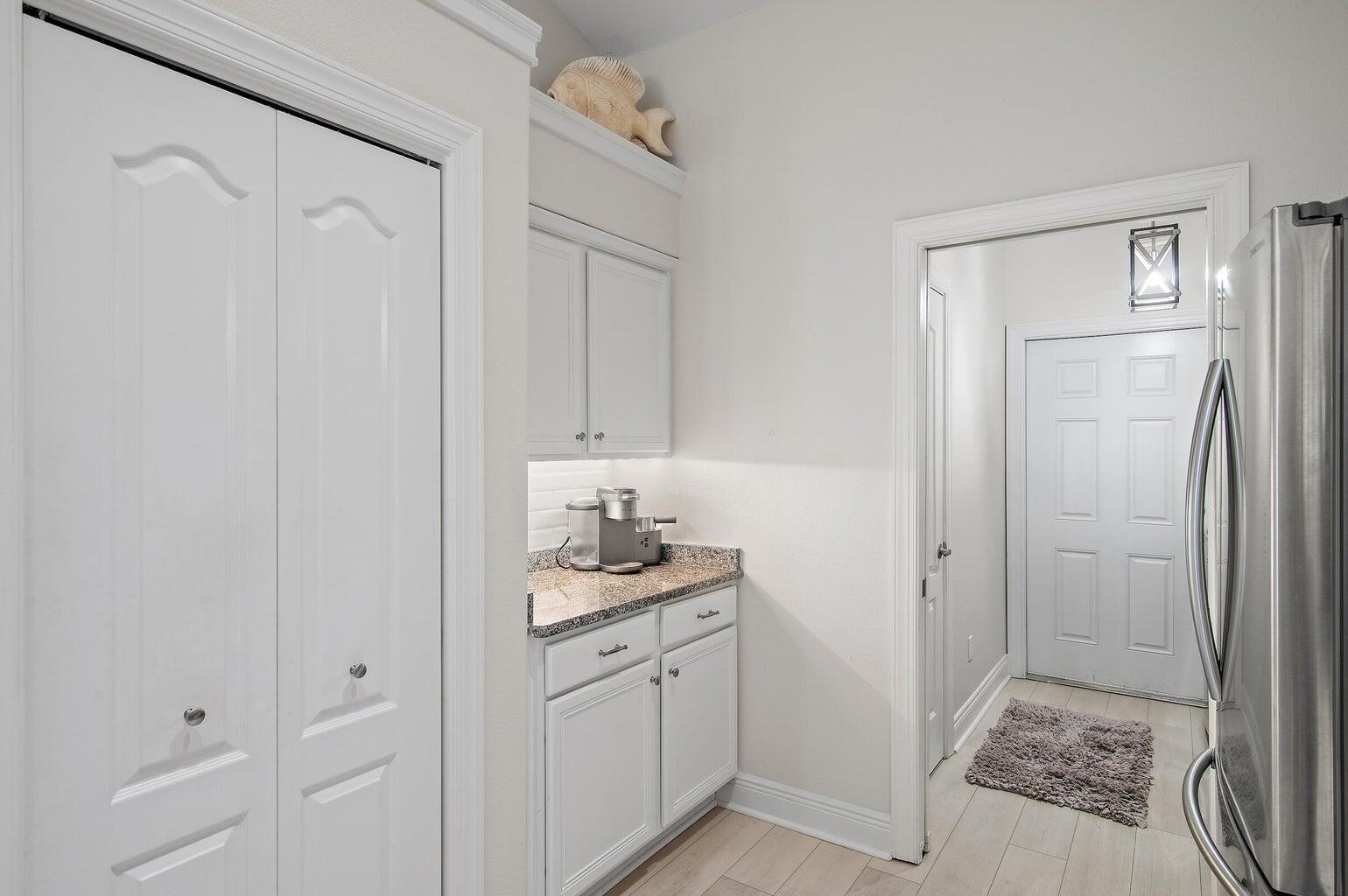 DIAMOND LAKES - Residential Lease