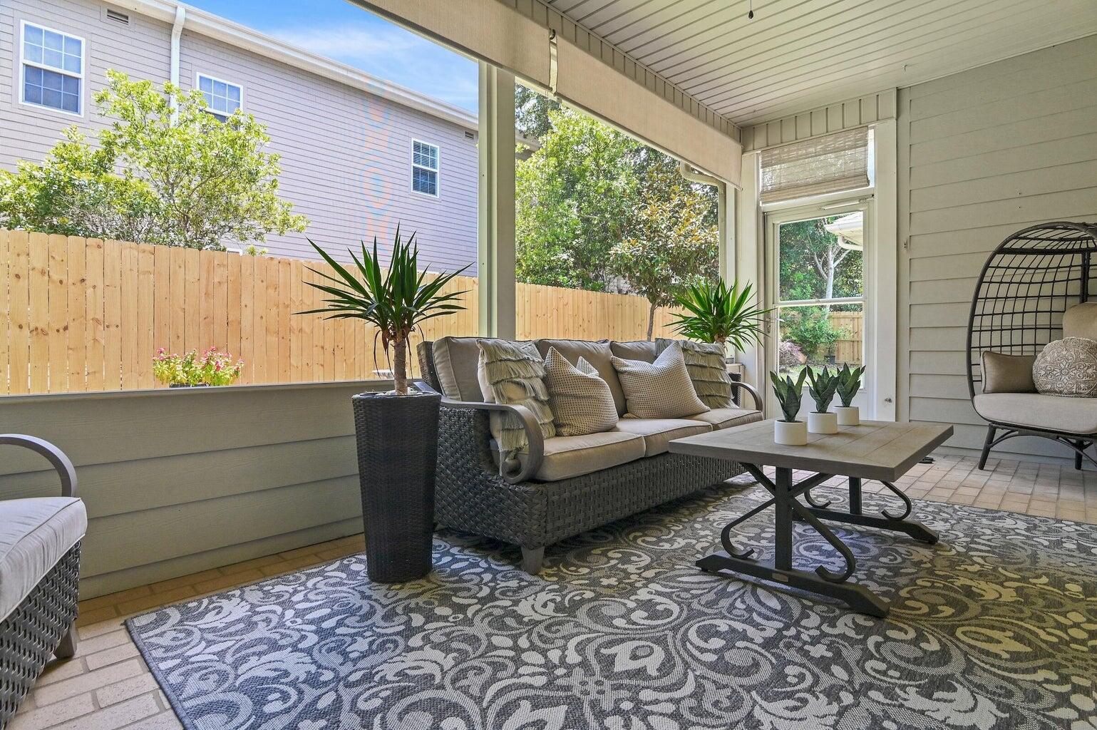 DIAMOND LAKES - Residential Lease