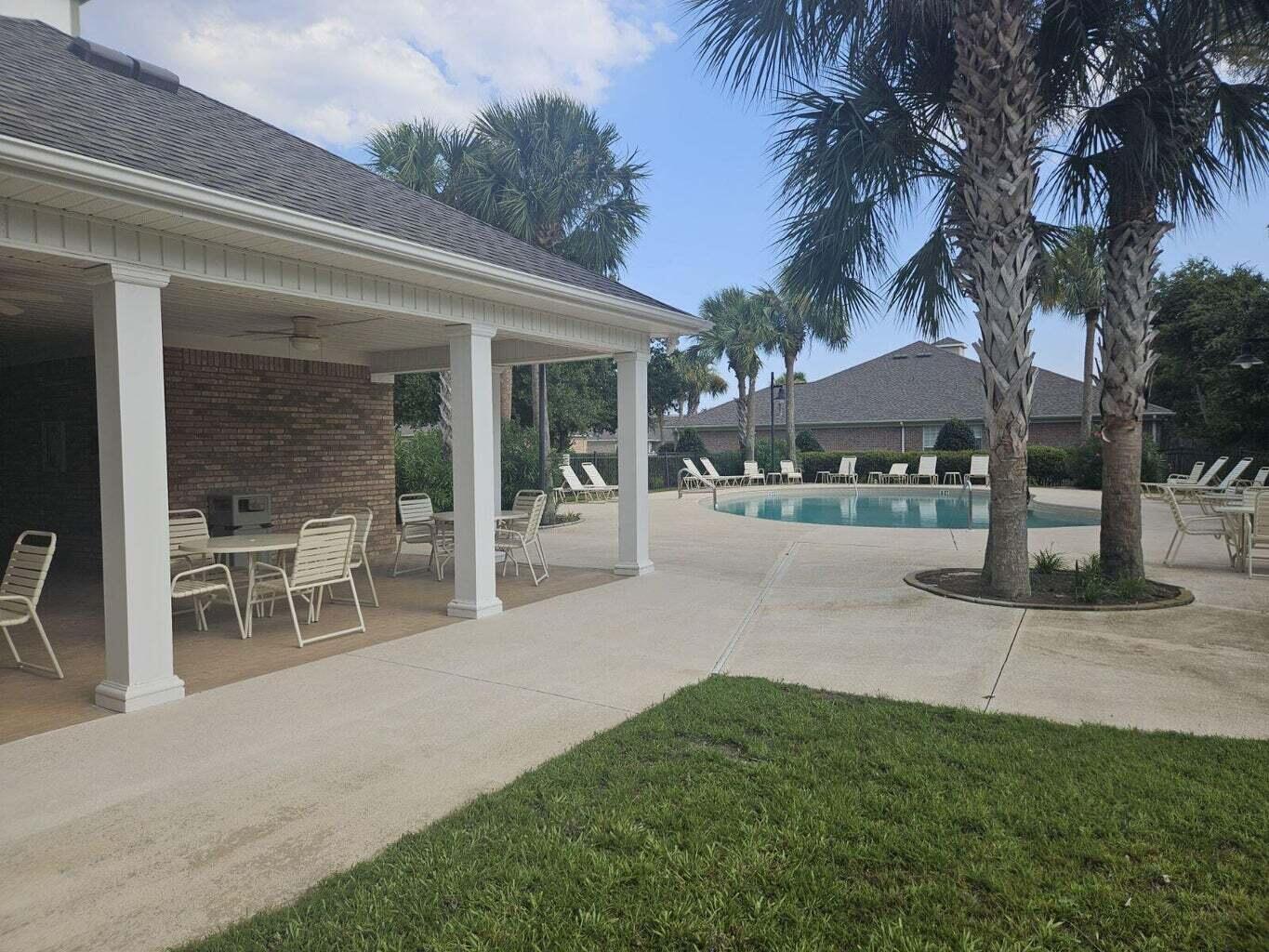 DIAMOND LAKES - Residential Lease