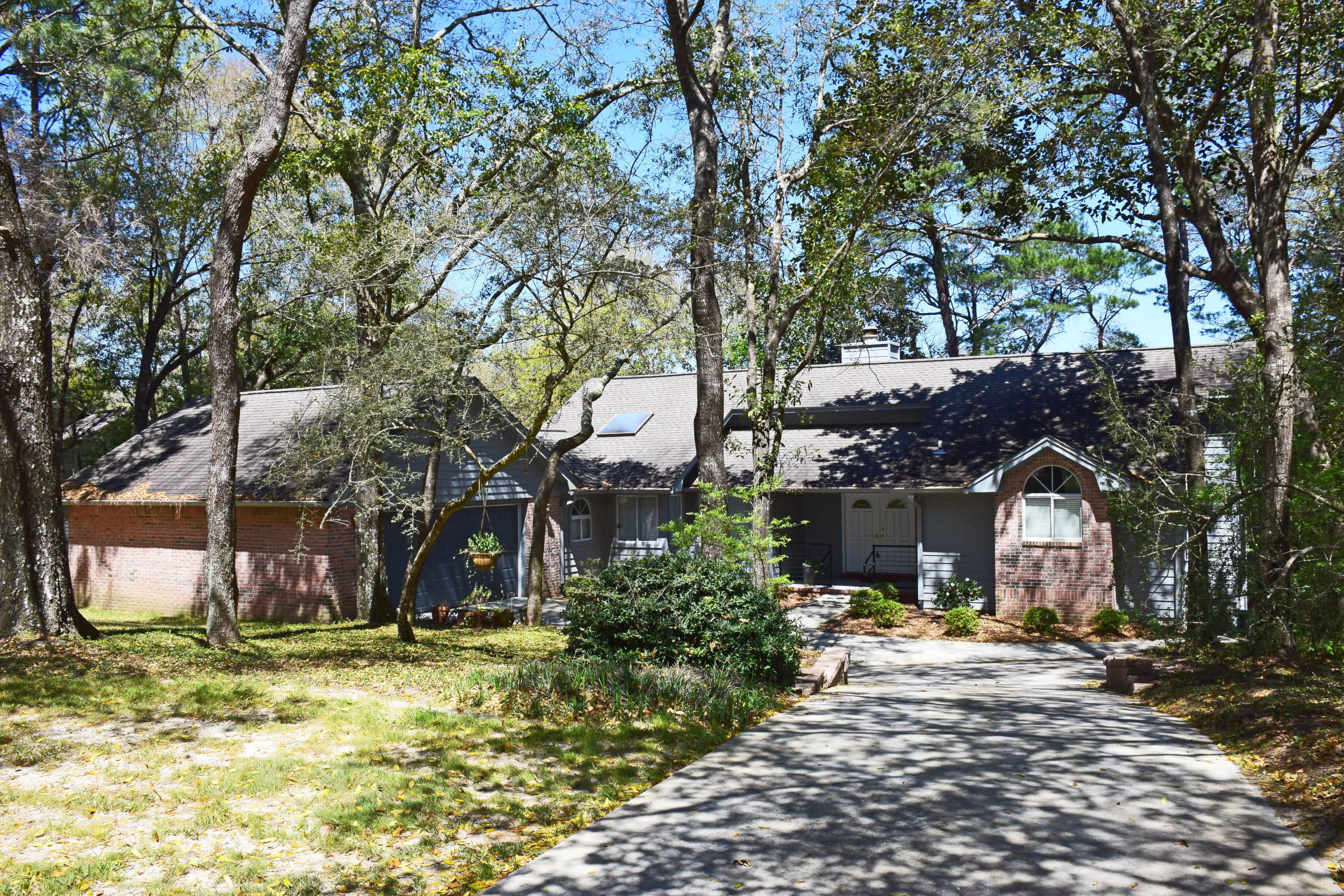 ROCKY BAYOU COUNTRY CLUB ESTATES 1 - Residential