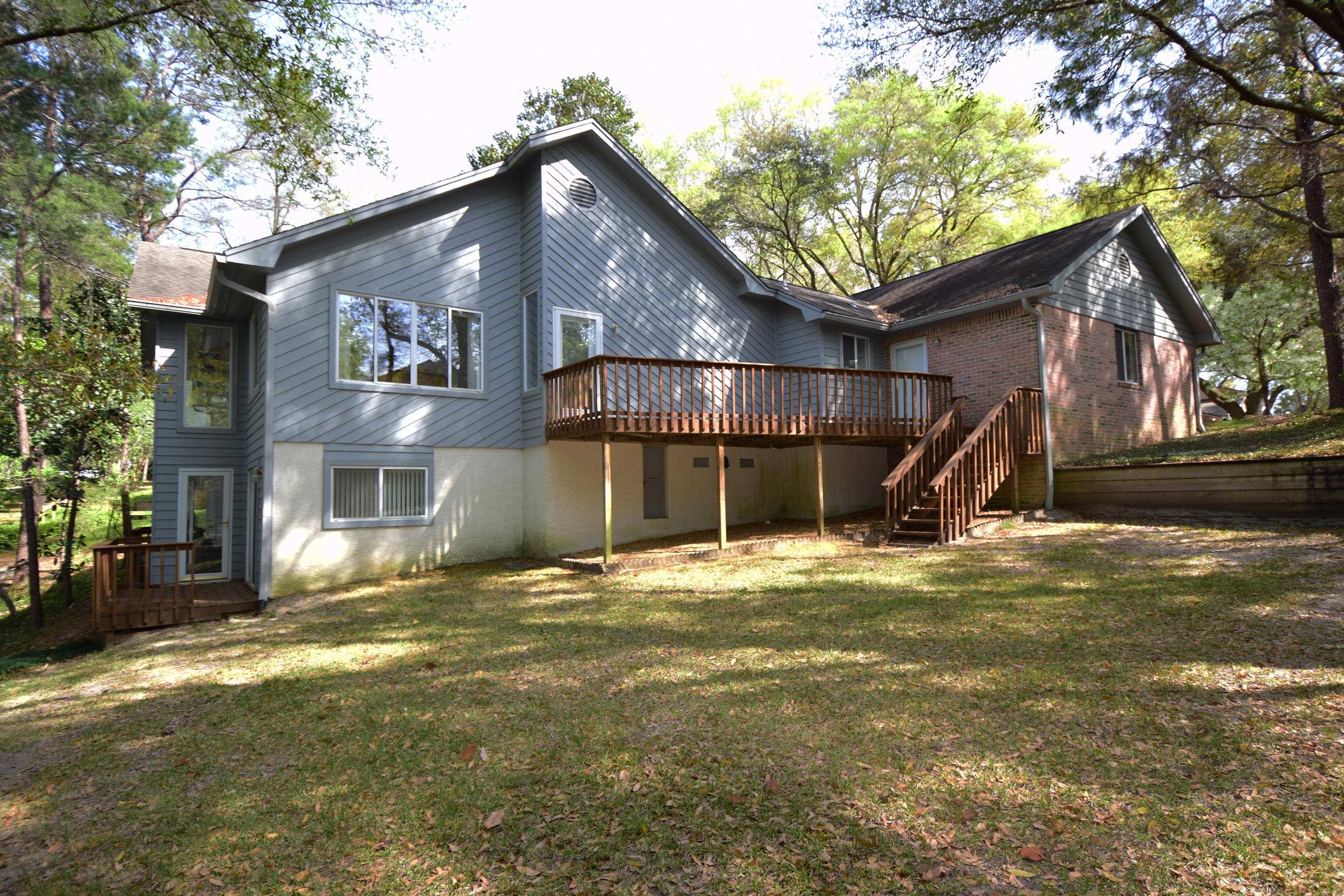 ROCKY BAYOU COUNTRY CLUB ESTATES 1 - Residential