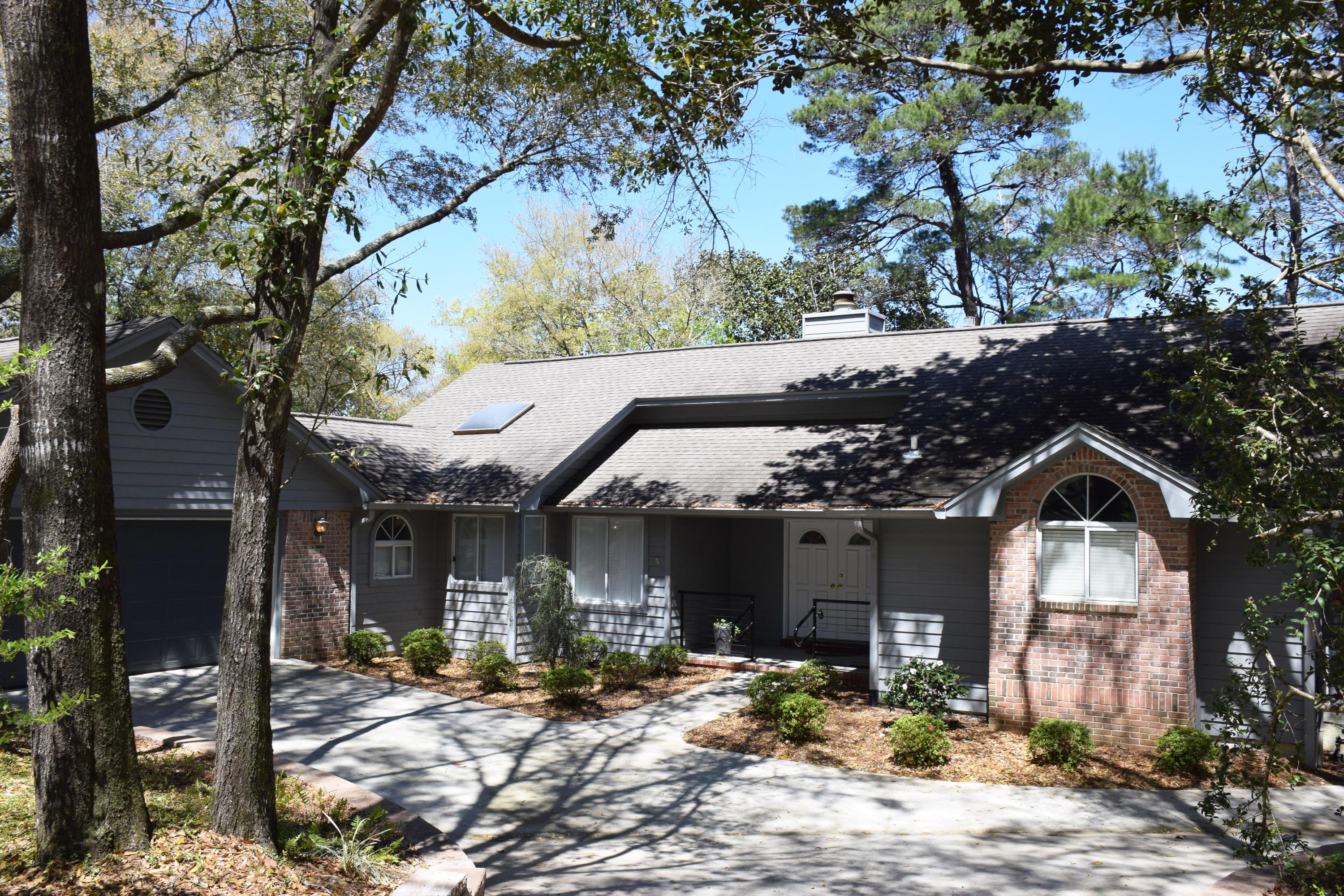 ROCKY BAYOU COUNTRY CLUB ESTATES 1 - Residential