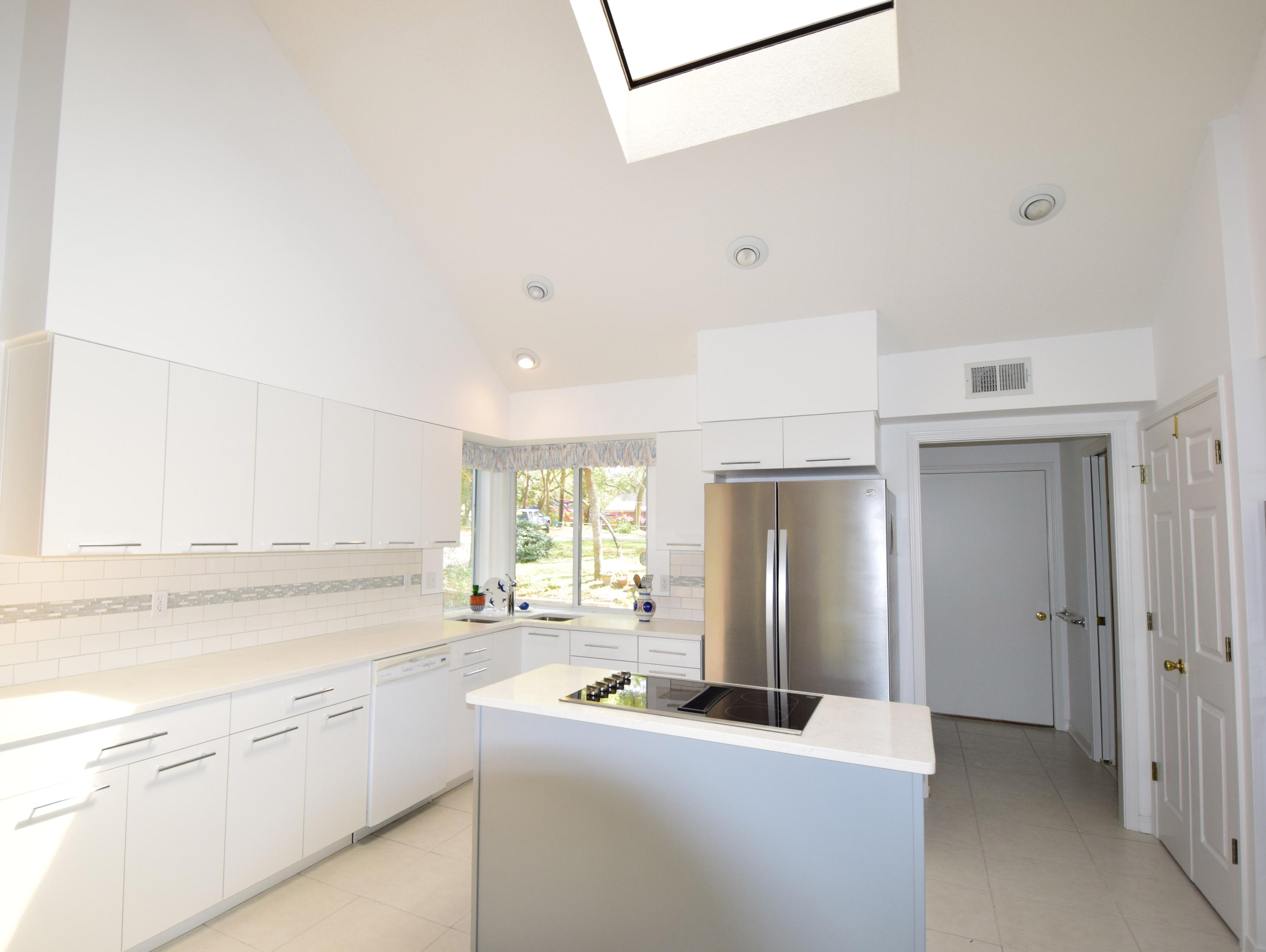 ROCKY BAYOU COUNTRY CLUB ESTATES 1 - Residential