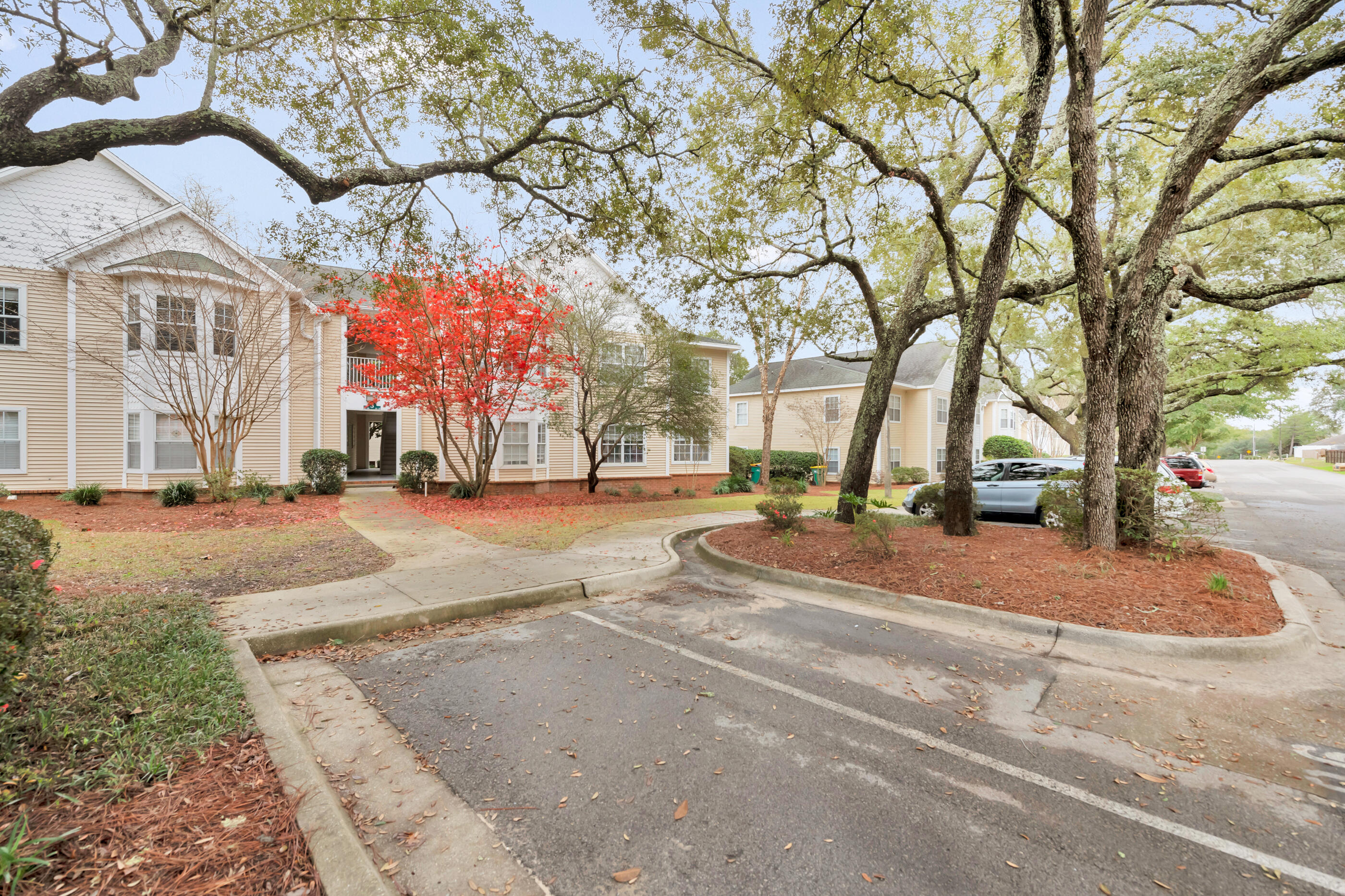 THE OAKS AT NICEVILLE PH I - Residential Lease
