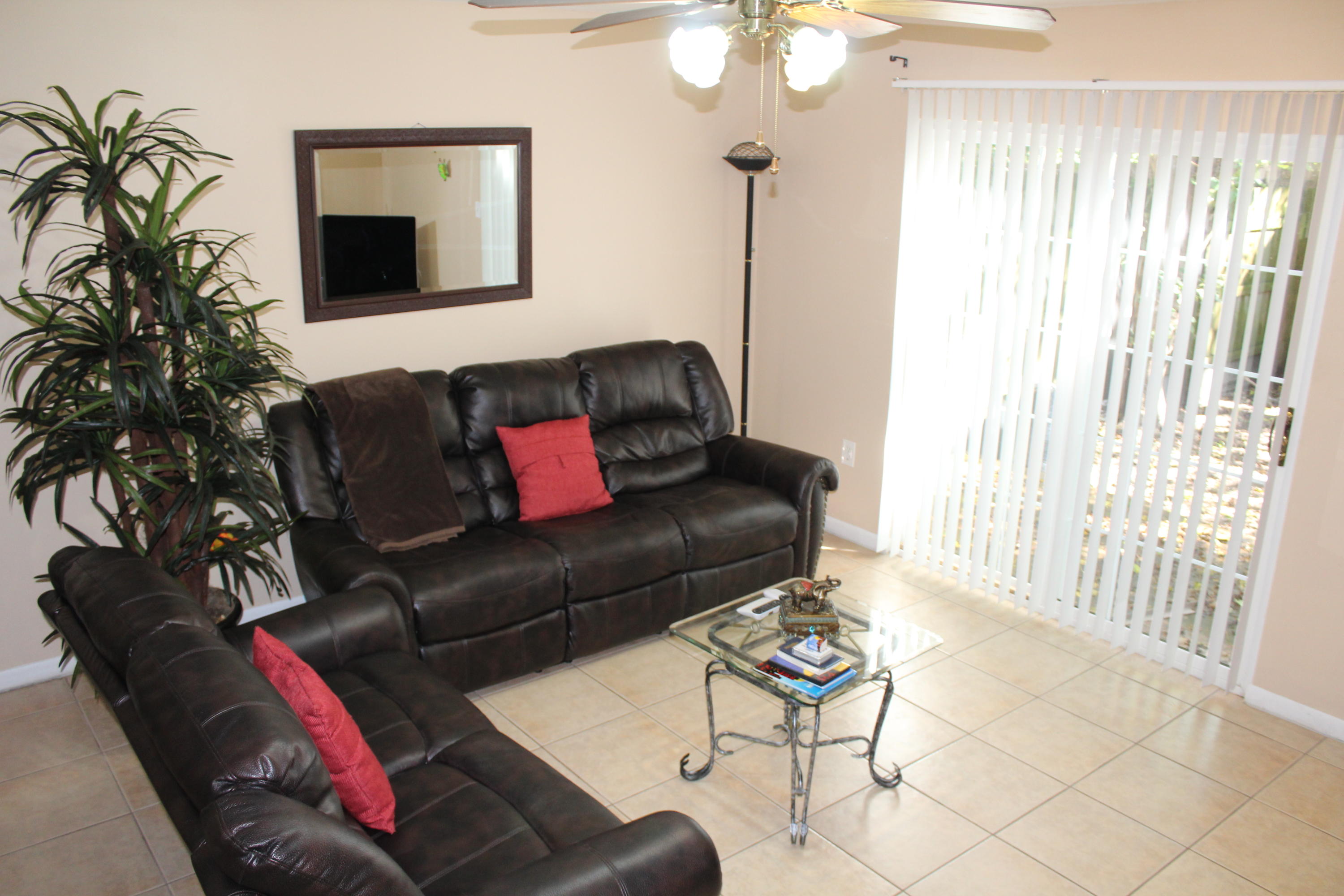 MONTAGE MANOR - Residential