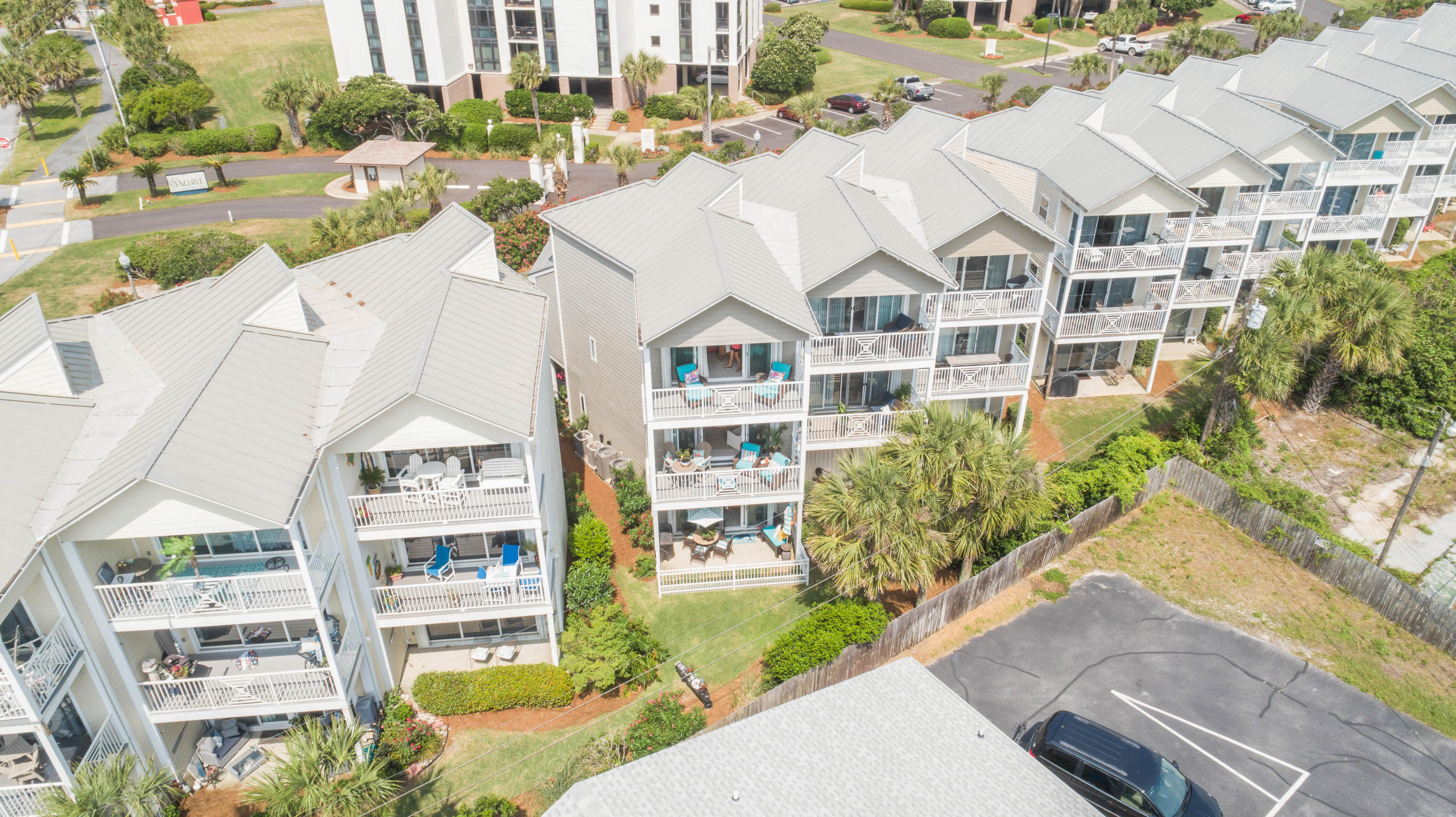 BEACH POINTE T/H - Residential