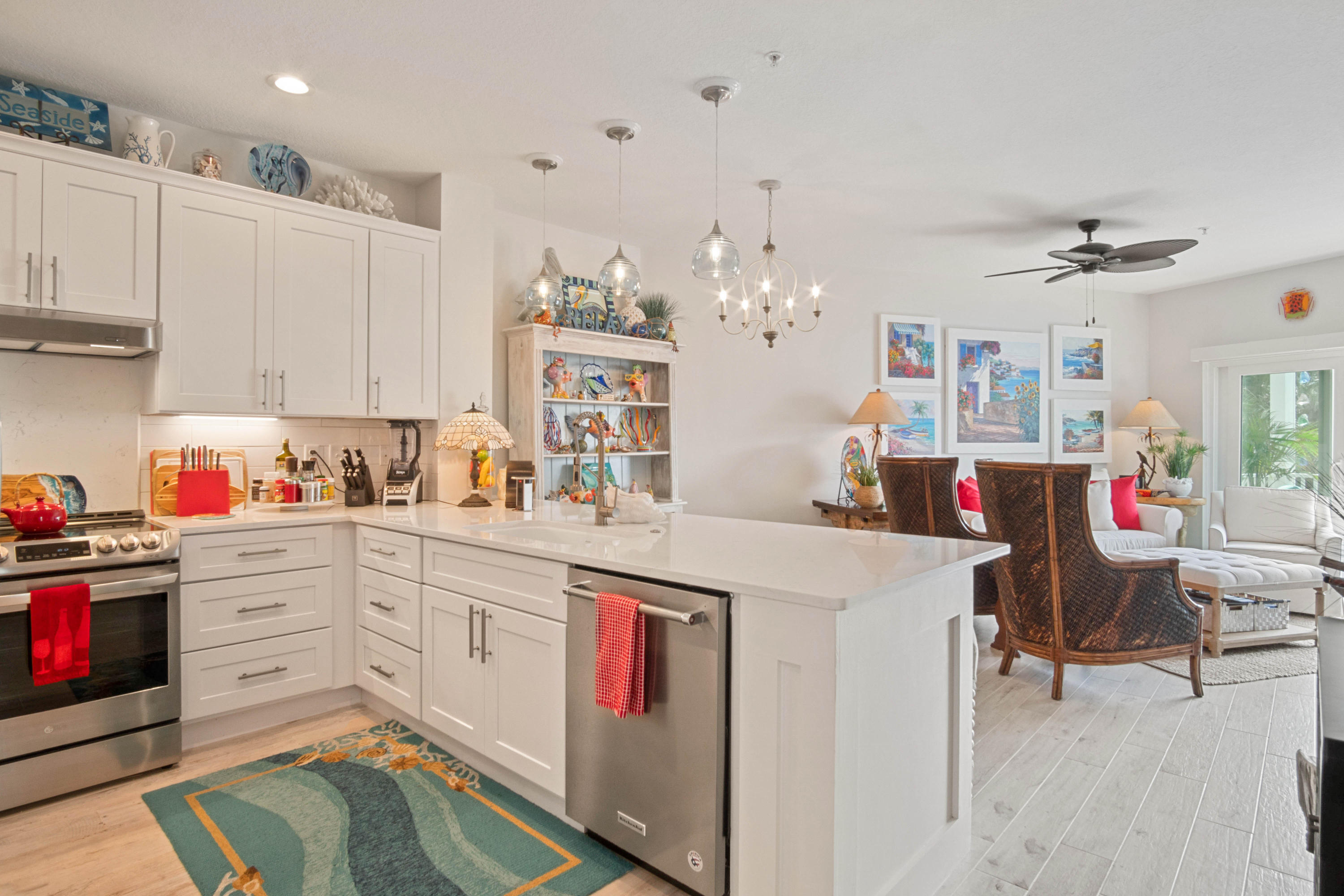 BEACH POINTE T/H - Residential