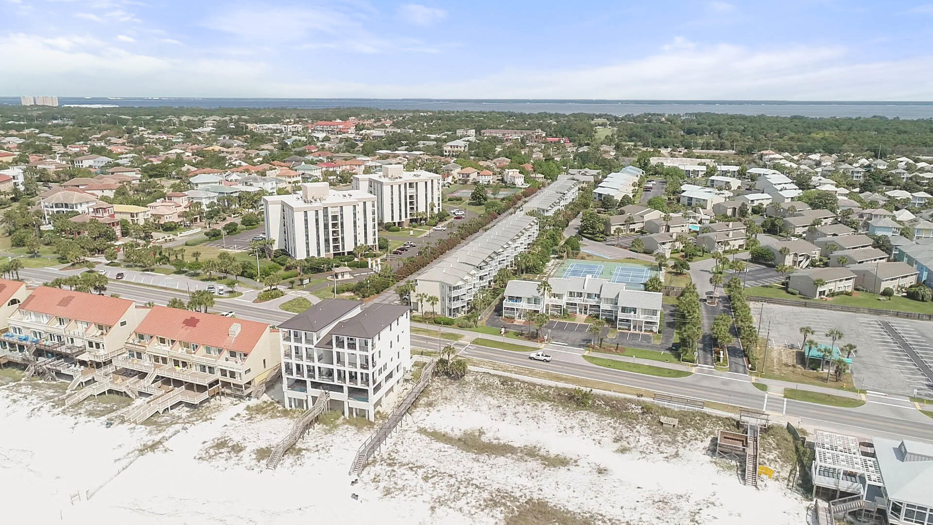 BEACH POINTE T/H - Residential