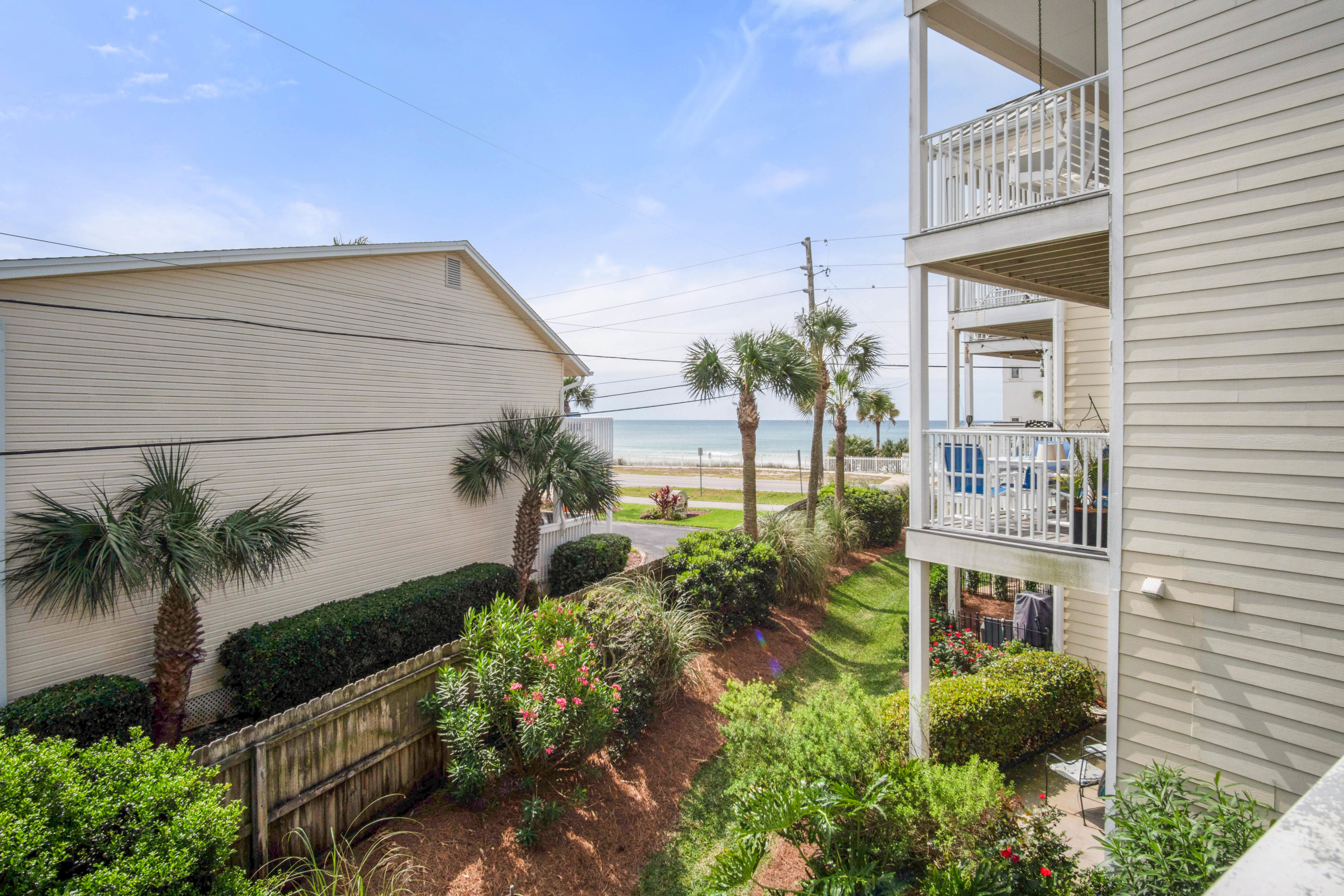 BEACH POINTE T/H - Residential