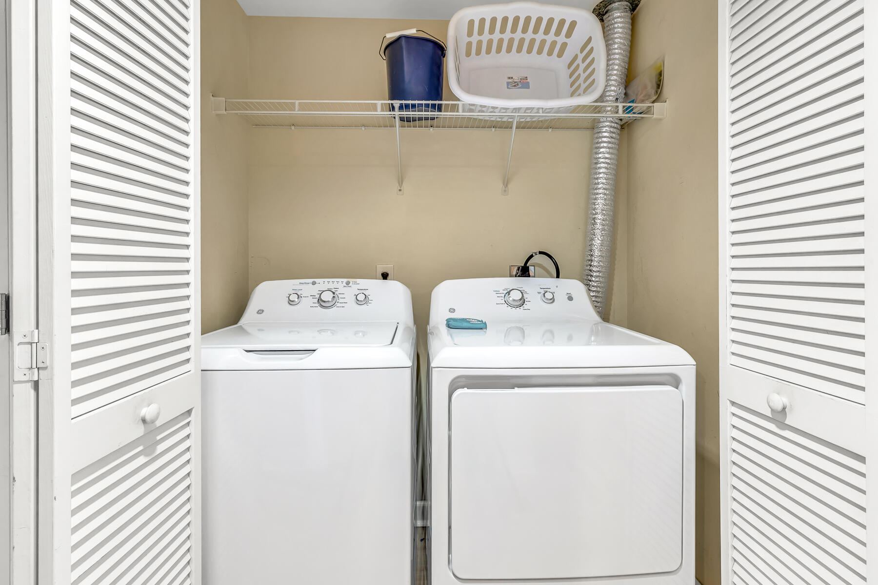 STERLING SHORES - Residential