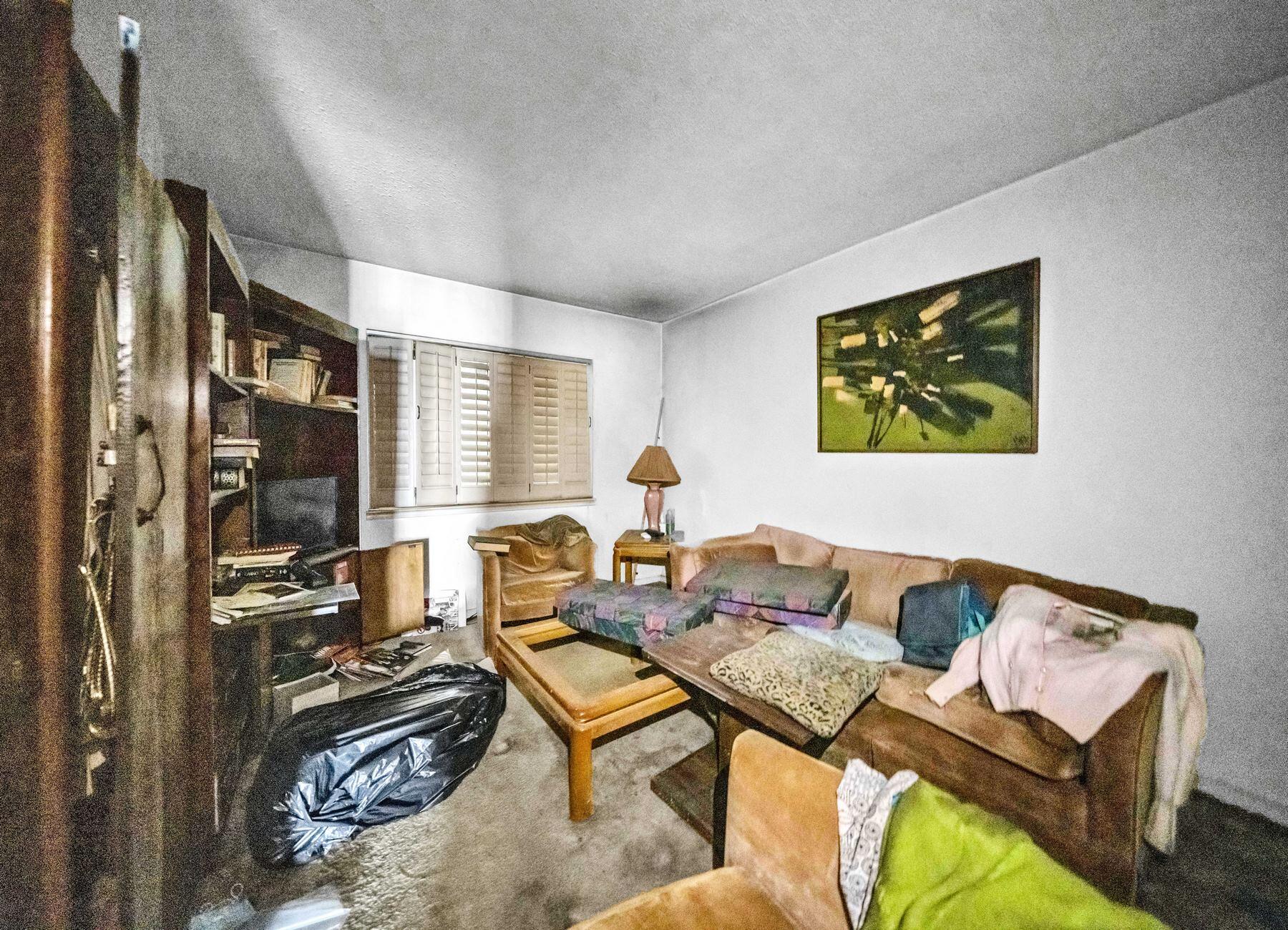 VALENCIA CONDO - Residential