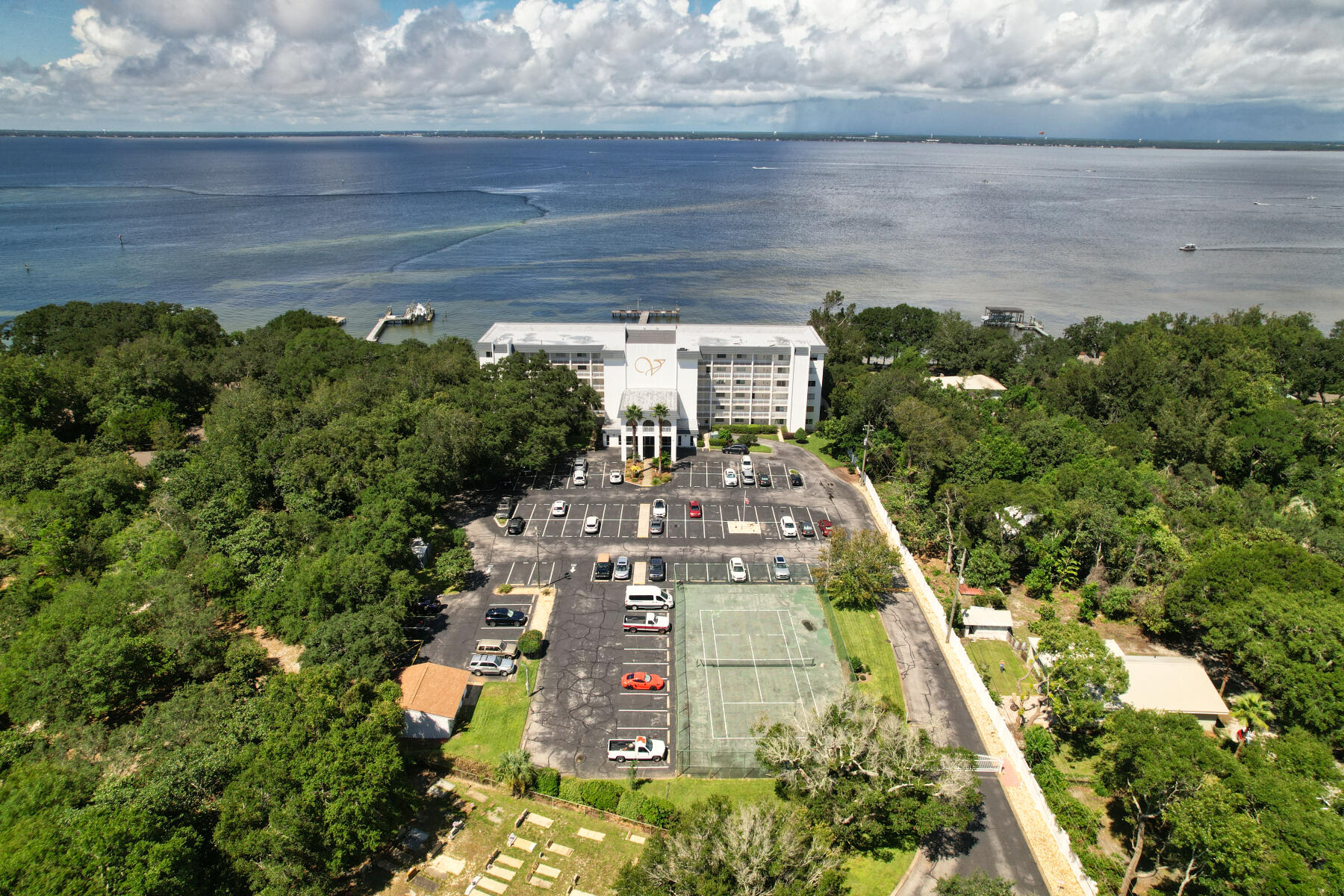 VALENCIA CONDO - Residential