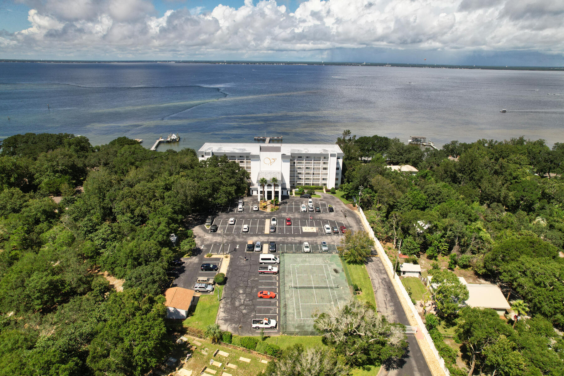 VALENCIA CONDO - Residential