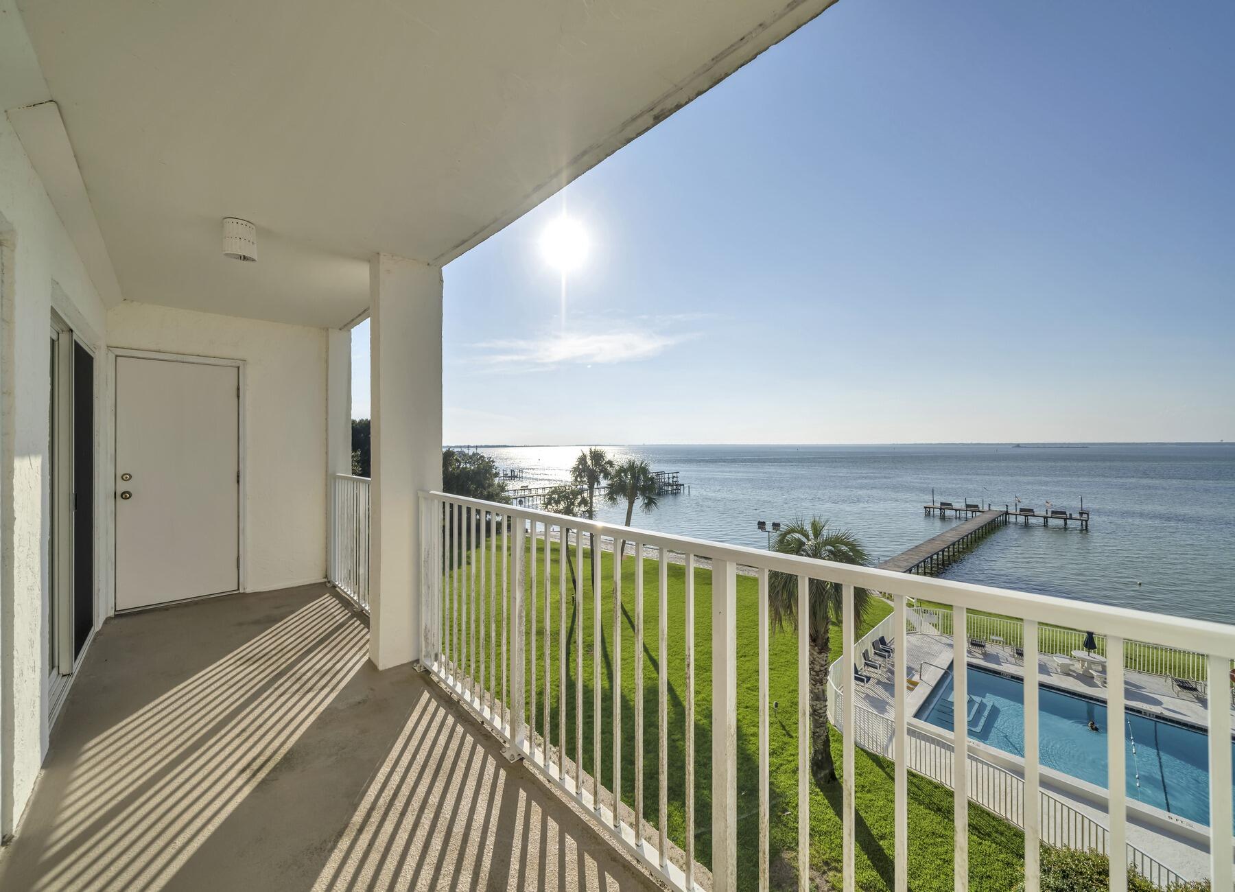 VALENCIA CONDO - Residential