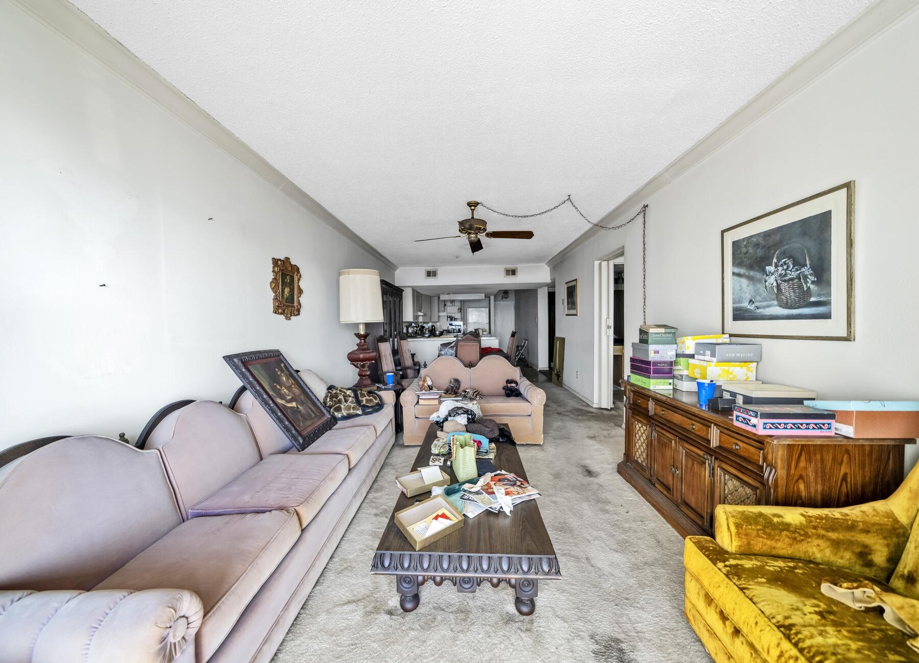 VALENCIA CONDO - Residential