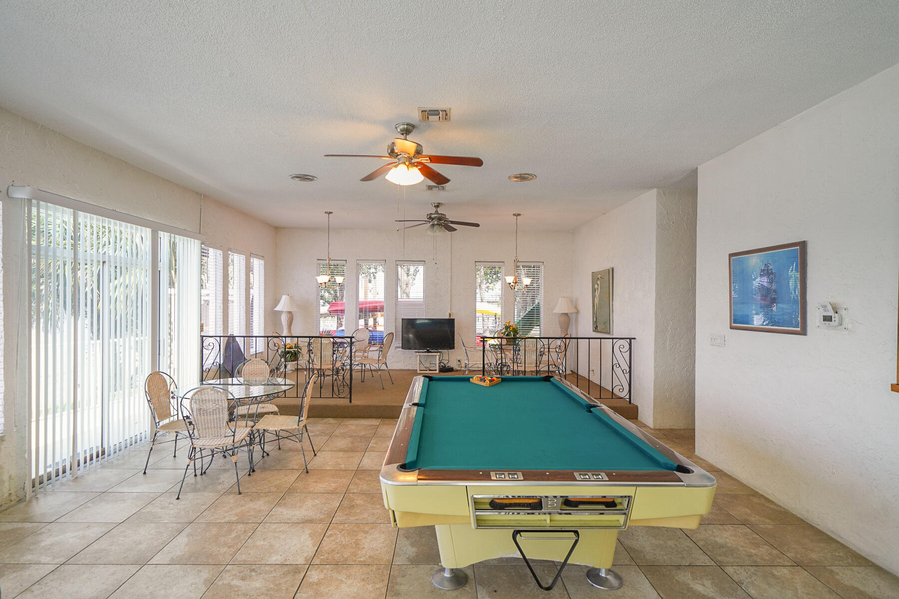 VALENCIA CONDO - Residential