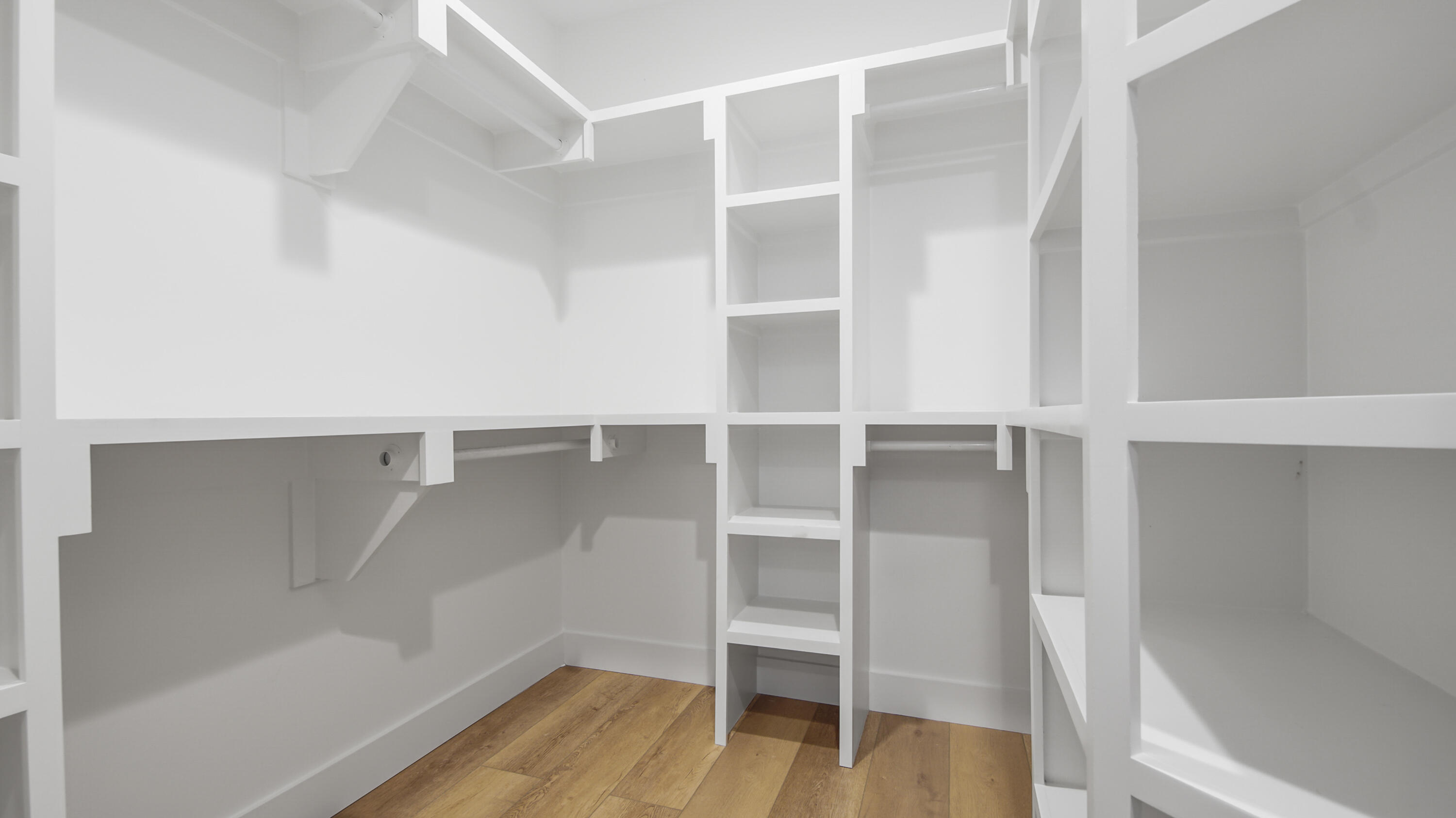 SECLUSION BAY - Residential