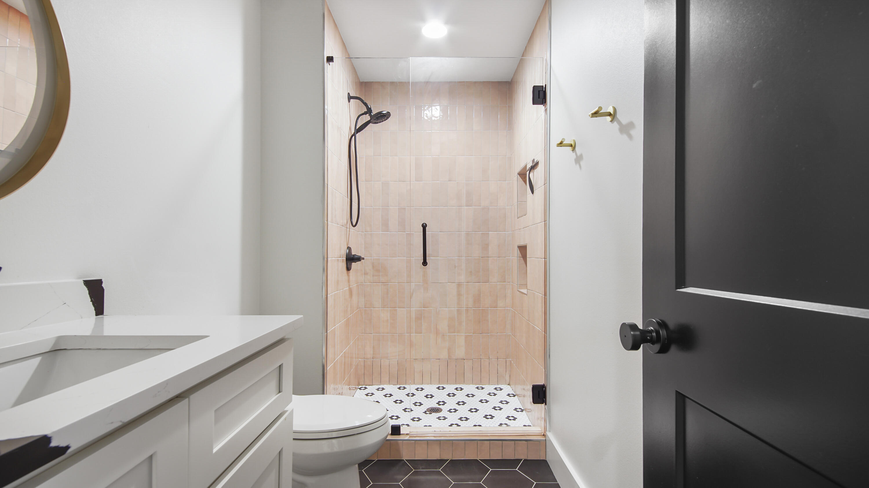 SECLUSION BAY - Residential