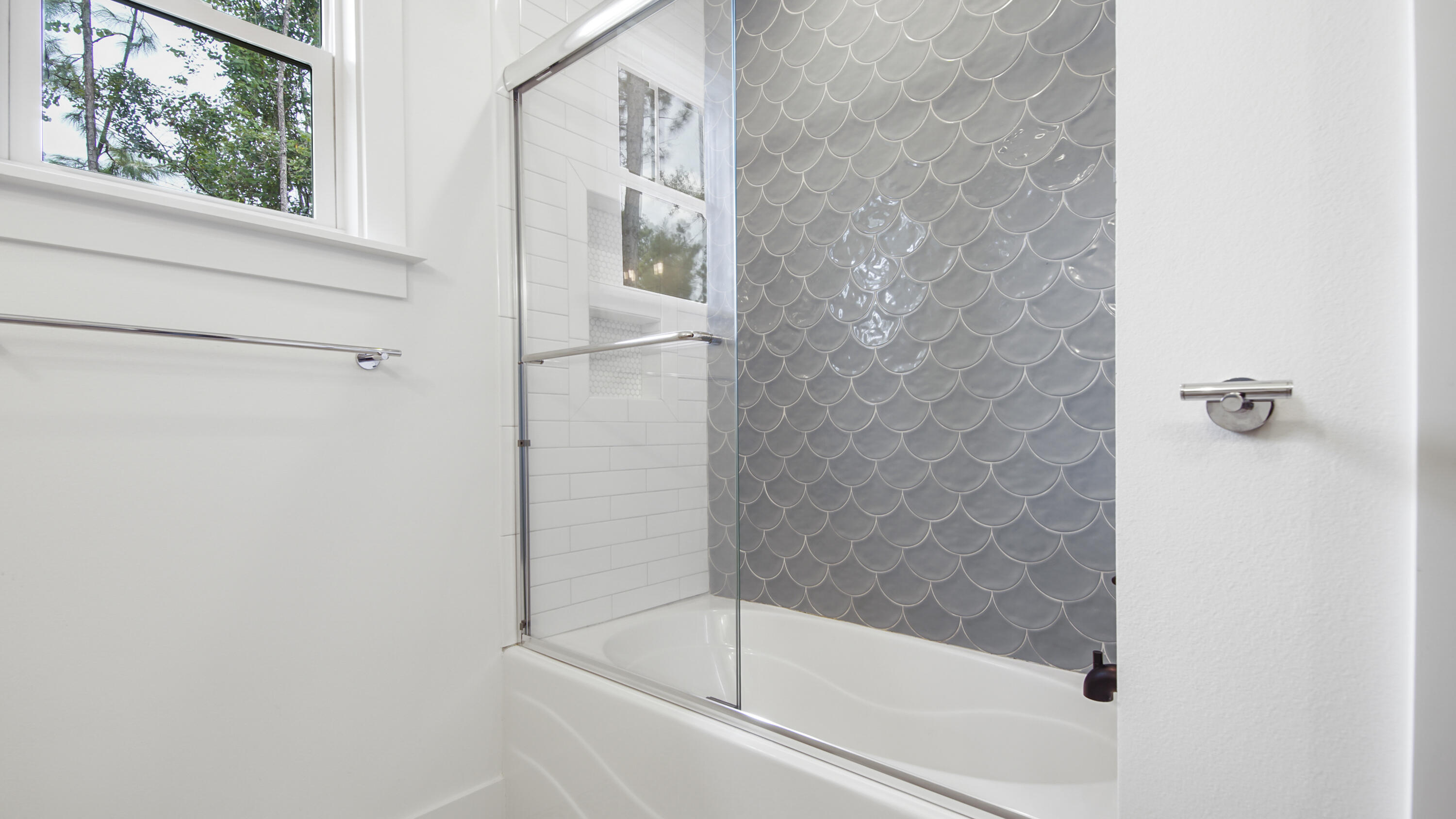 SECLUSION BAY - Residential