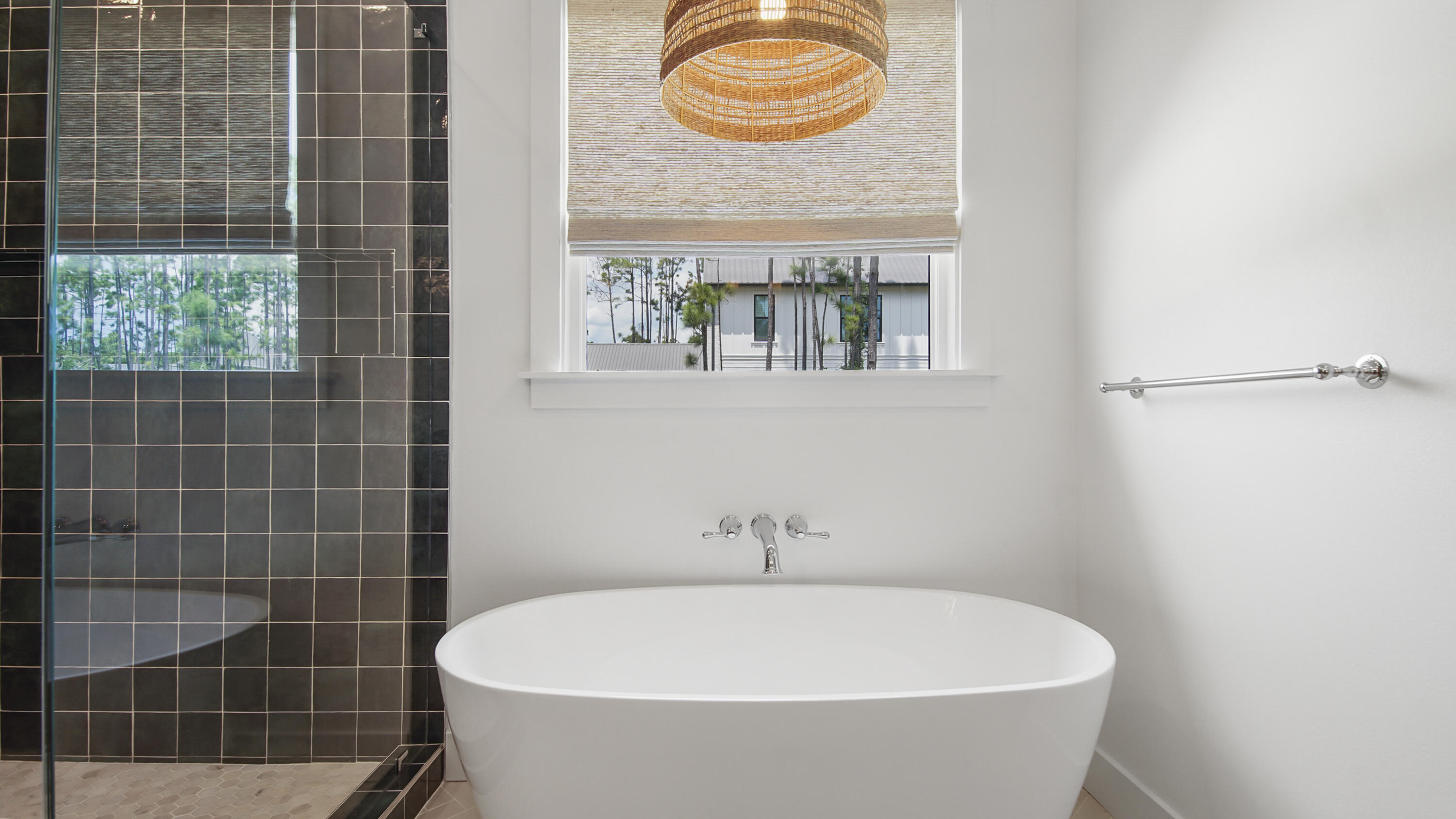 SECLUSION BAY - Residential