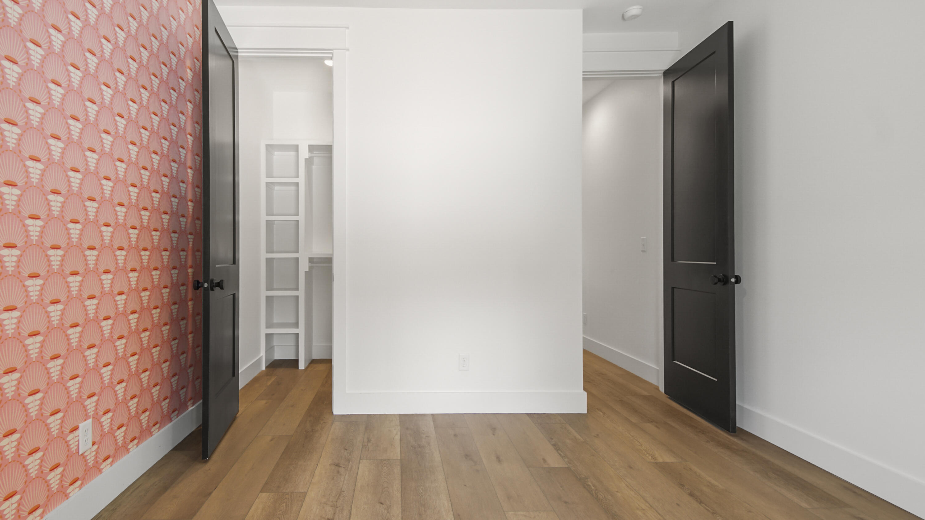 SECLUSION BAY - Residential