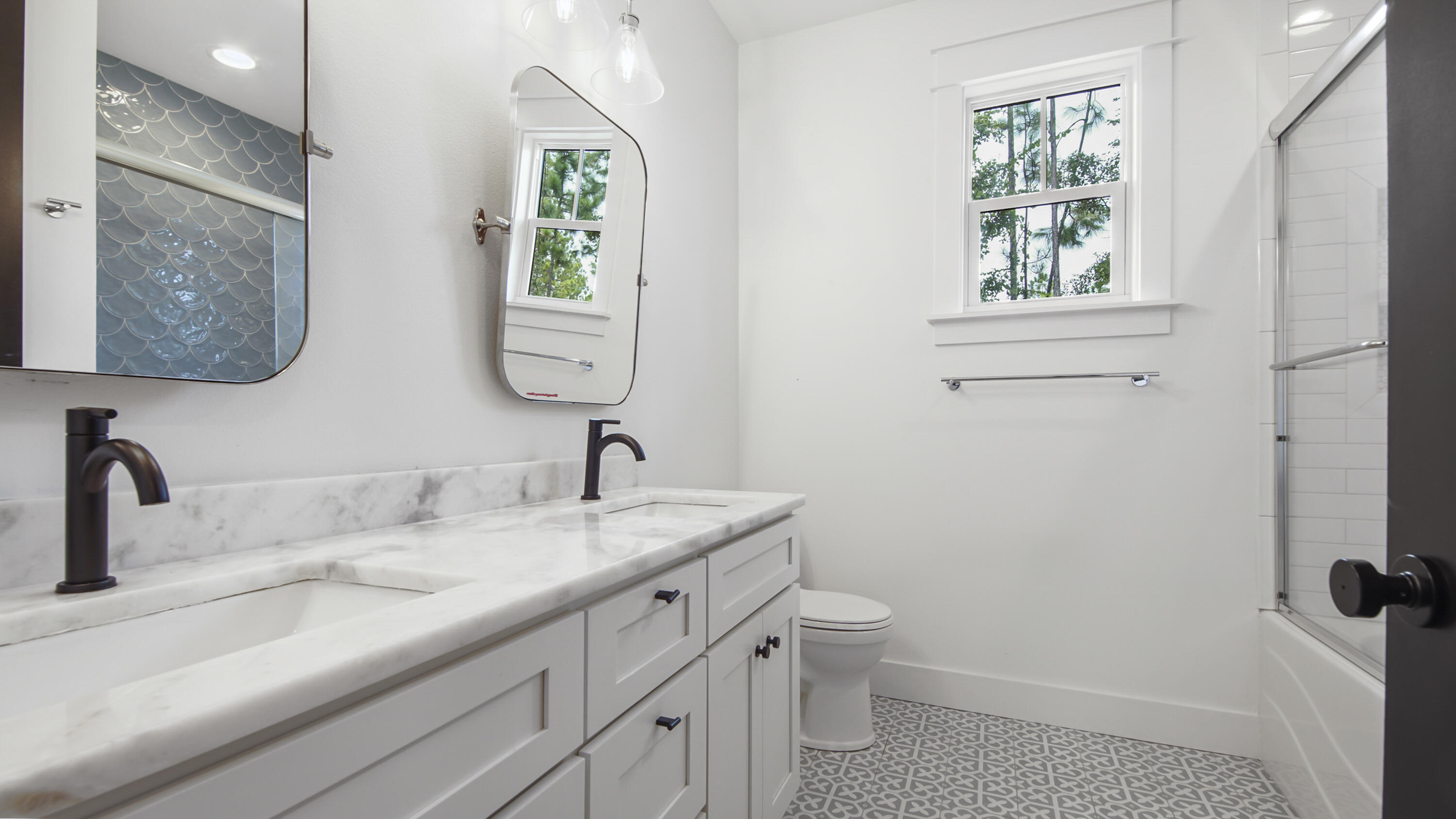 SECLUSION BAY - Residential