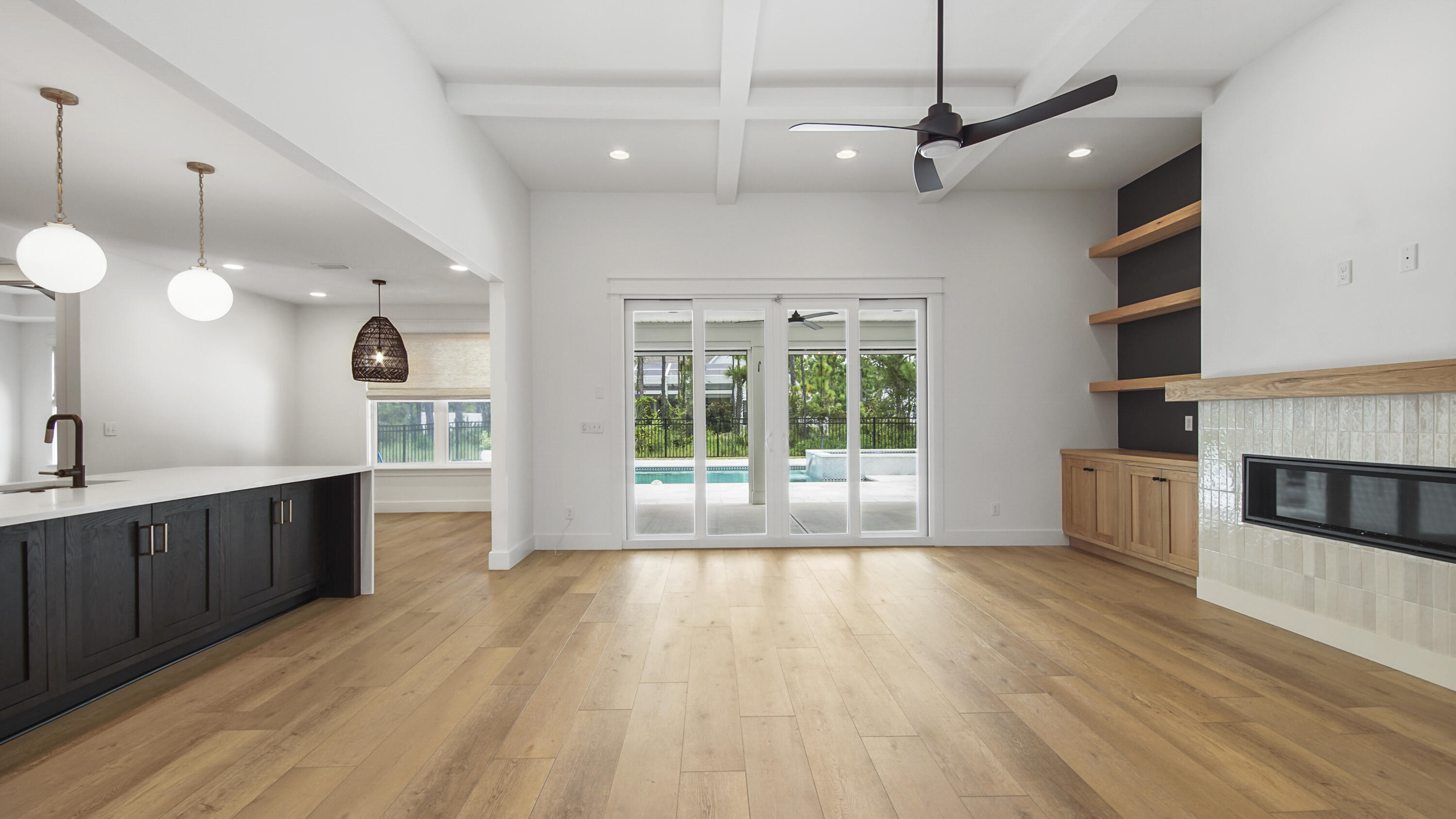 SECLUSION BAY - Residential