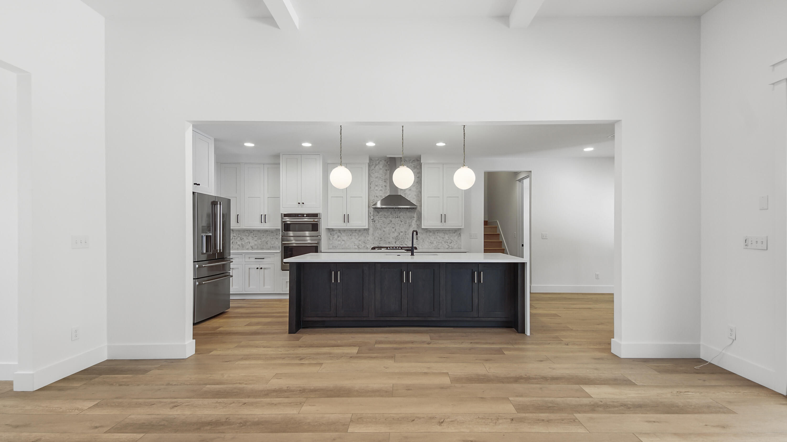 SECLUSION BAY - Residential