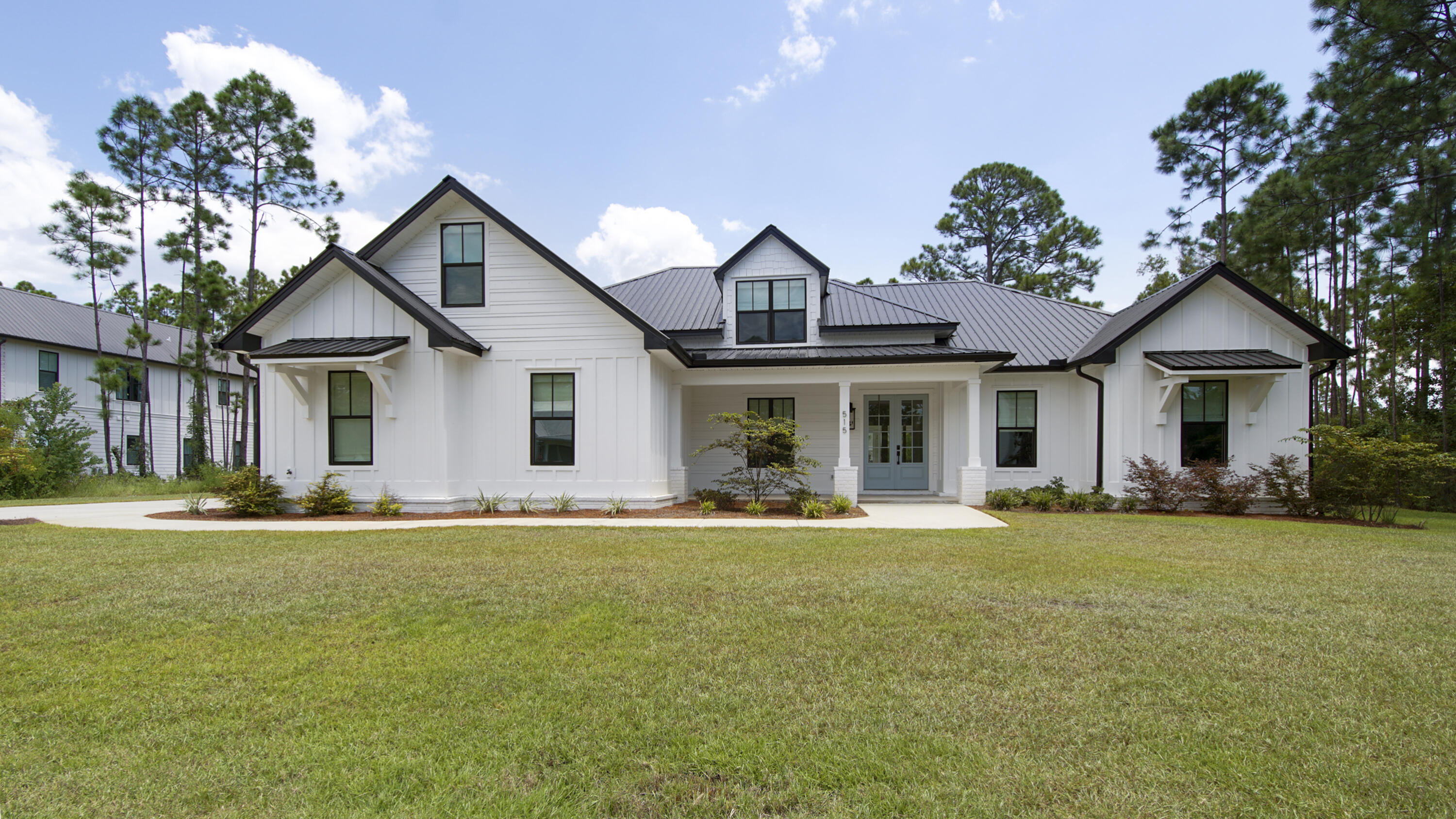 SECLUSION BAY - Residential