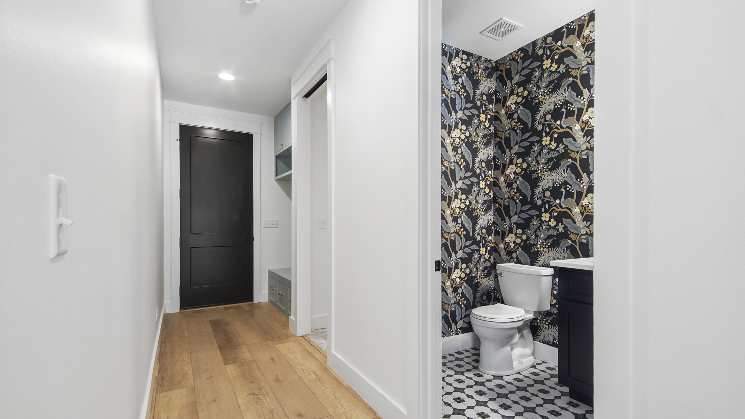 SECLUSION BAY - Residential