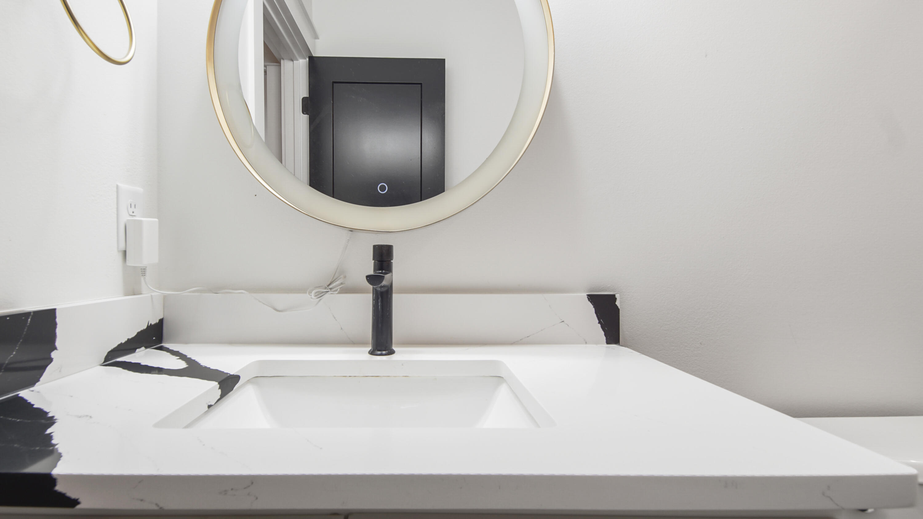 SECLUSION BAY - Residential