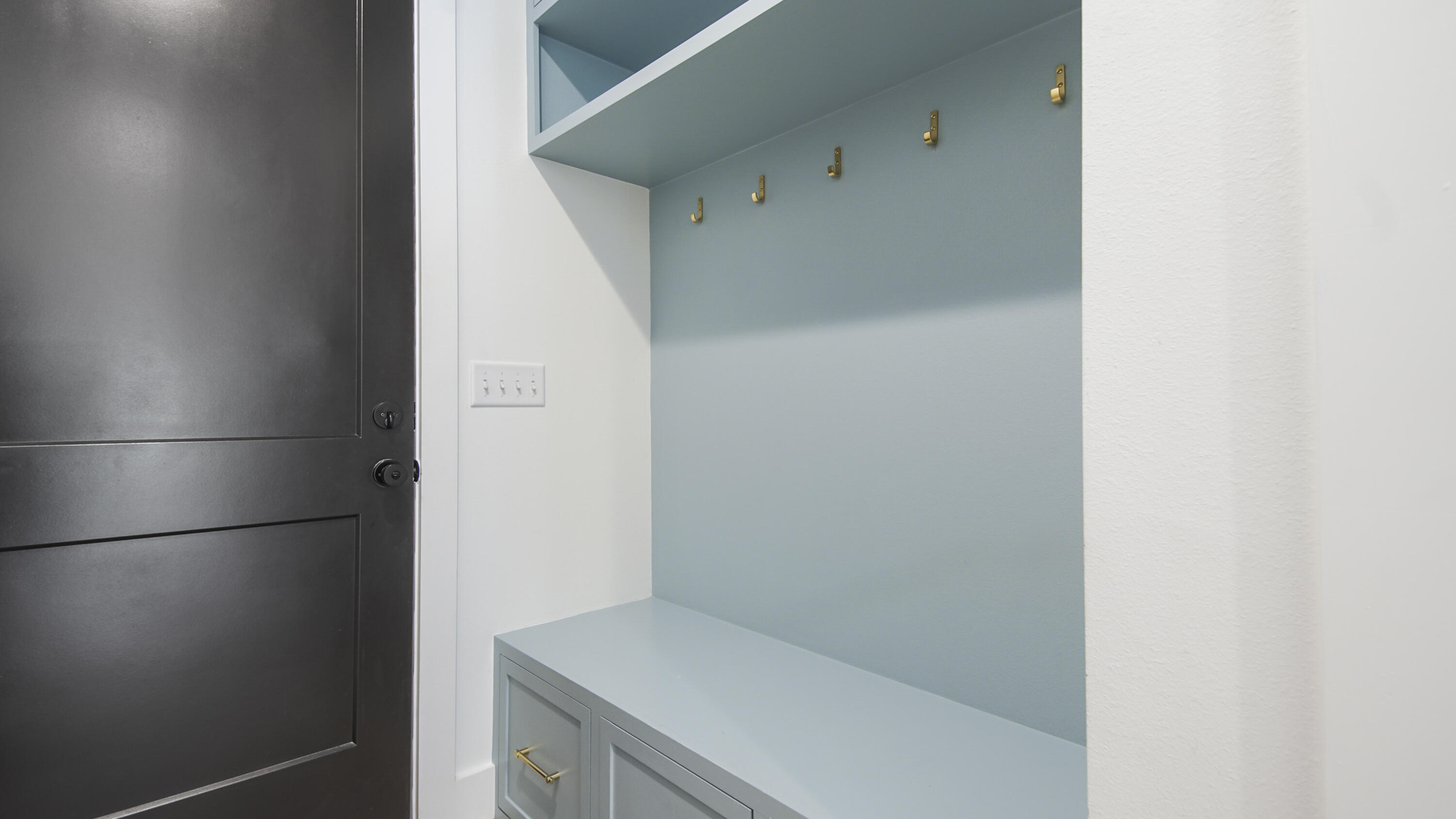 SECLUSION BAY - Residential