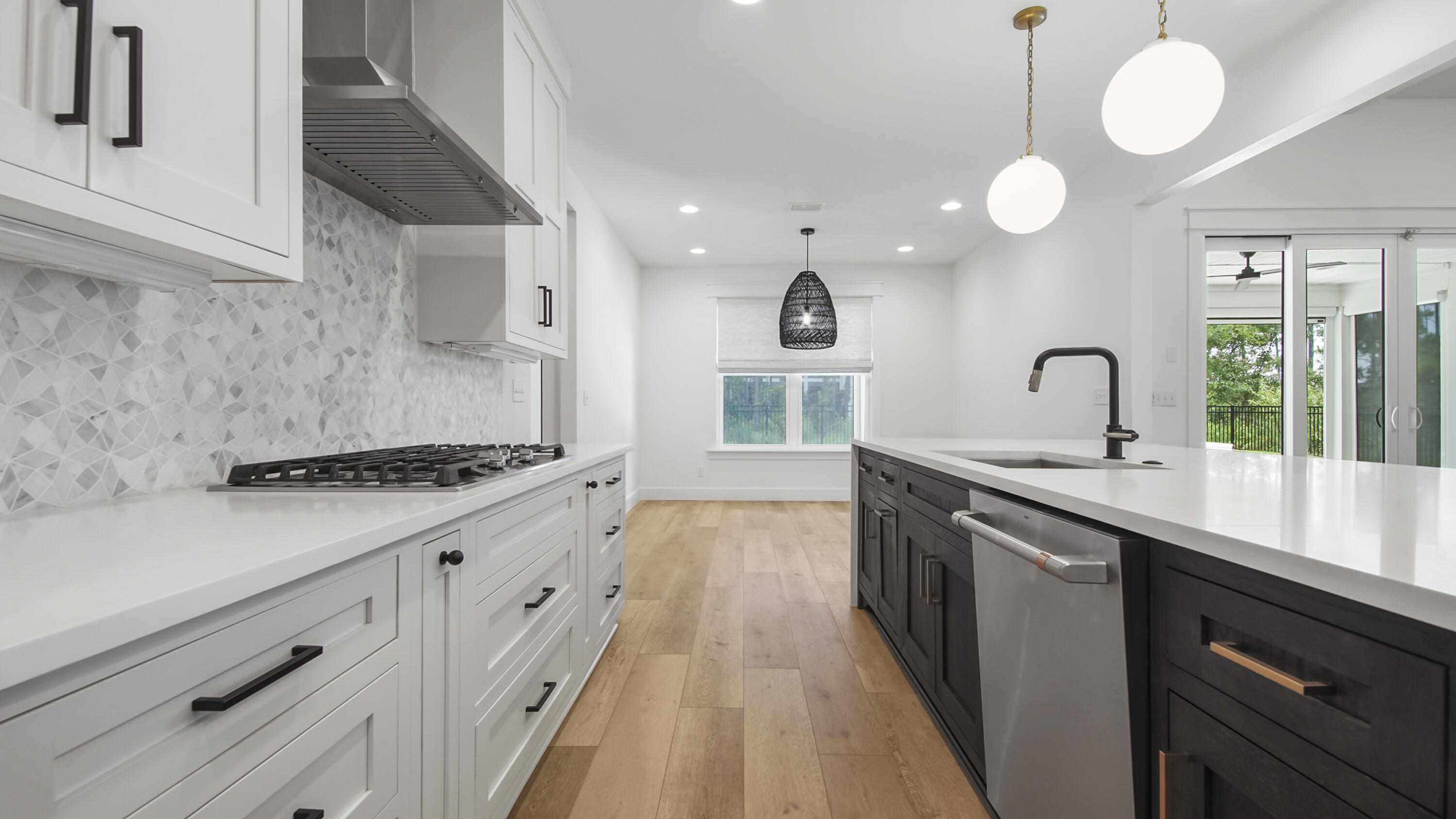 SECLUSION BAY - Residential