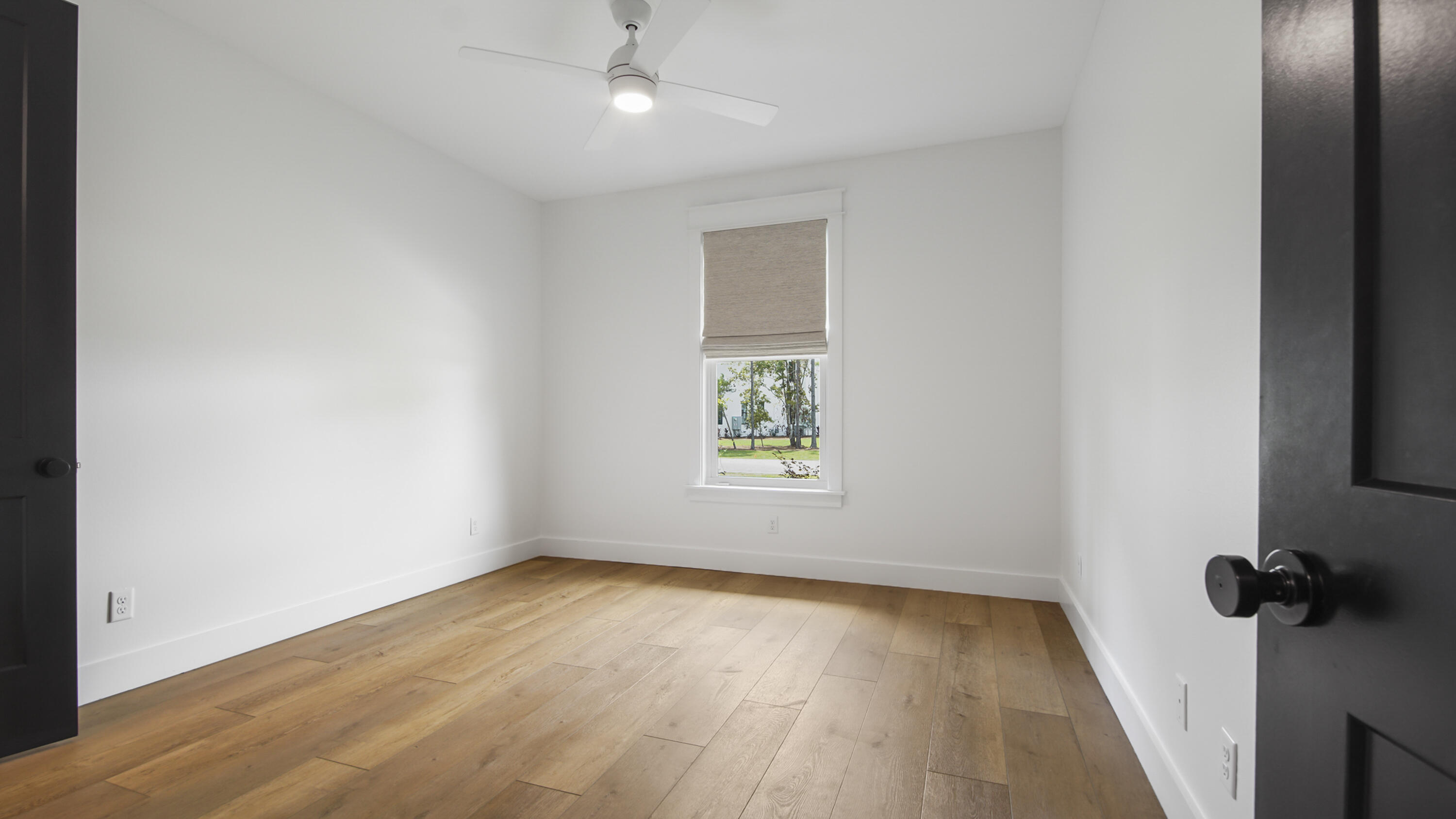 SECLUSION BAY - Residential