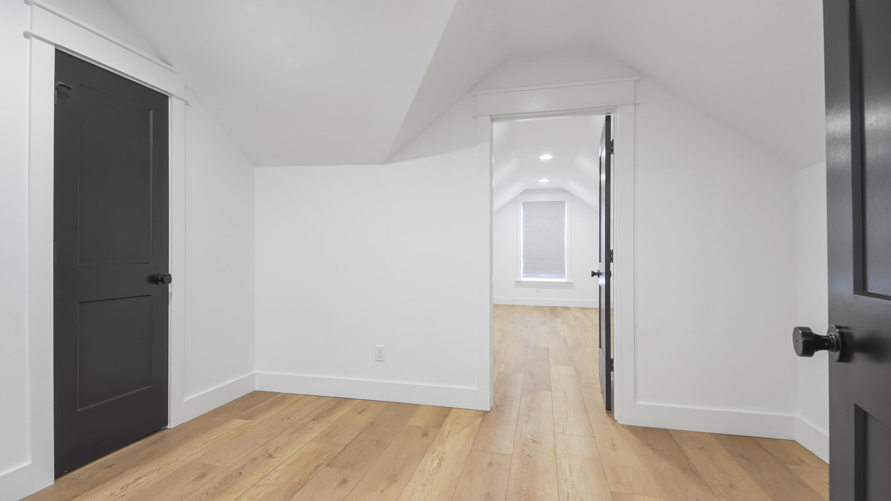 SECLUSION BAY - Residential