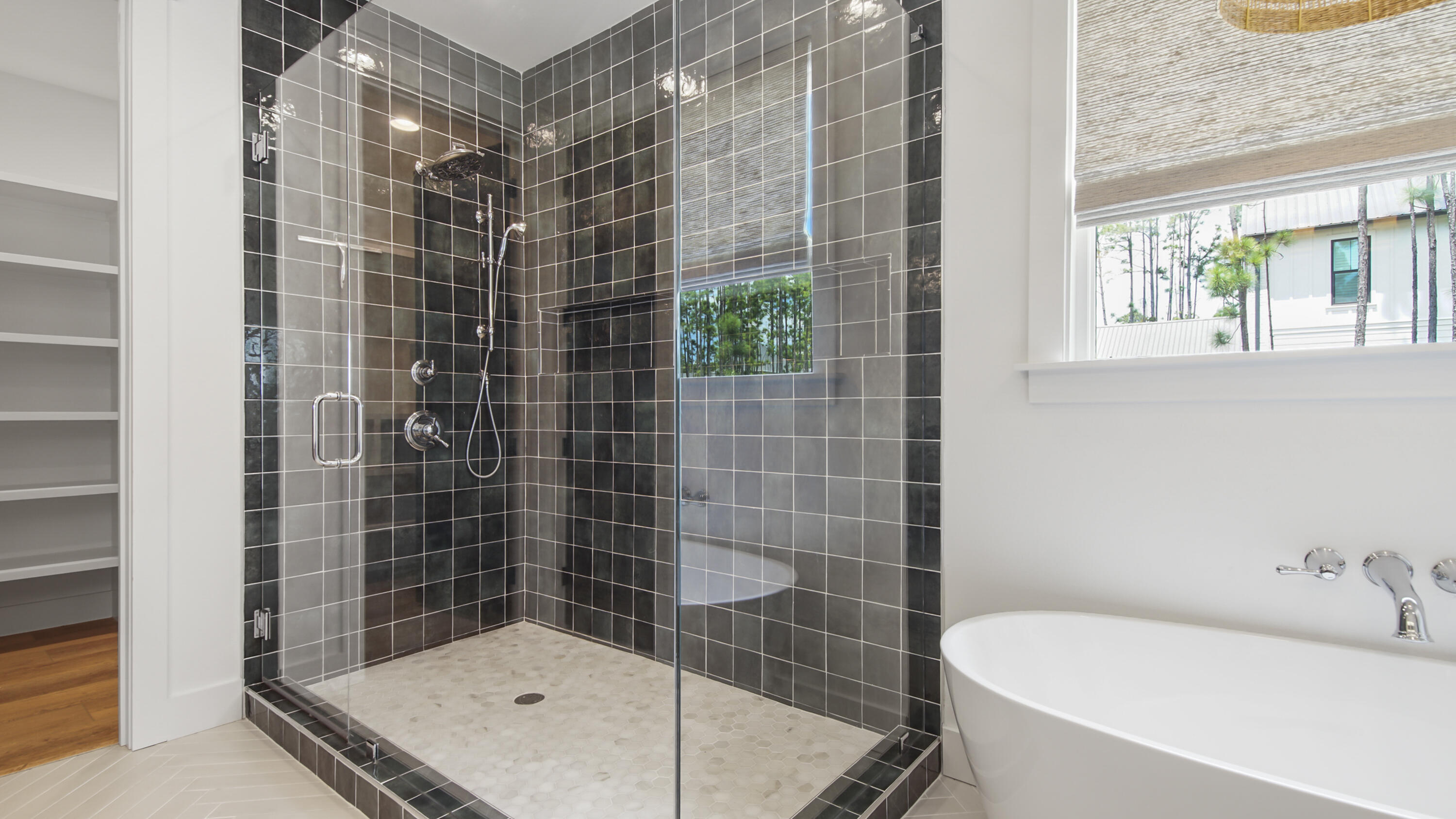 SECLUSION BAY - Residential