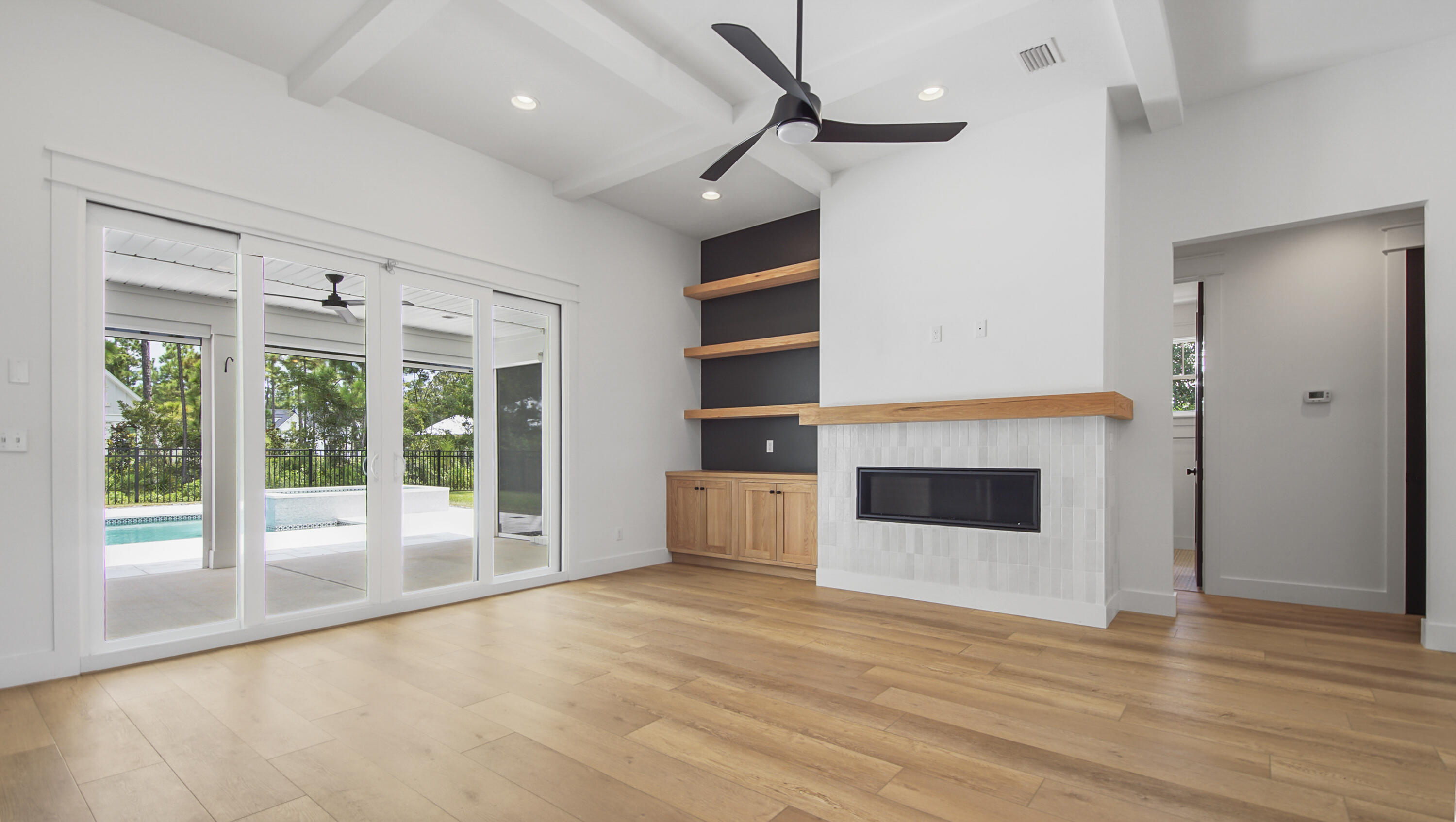 SECLUSION BAY - Residential