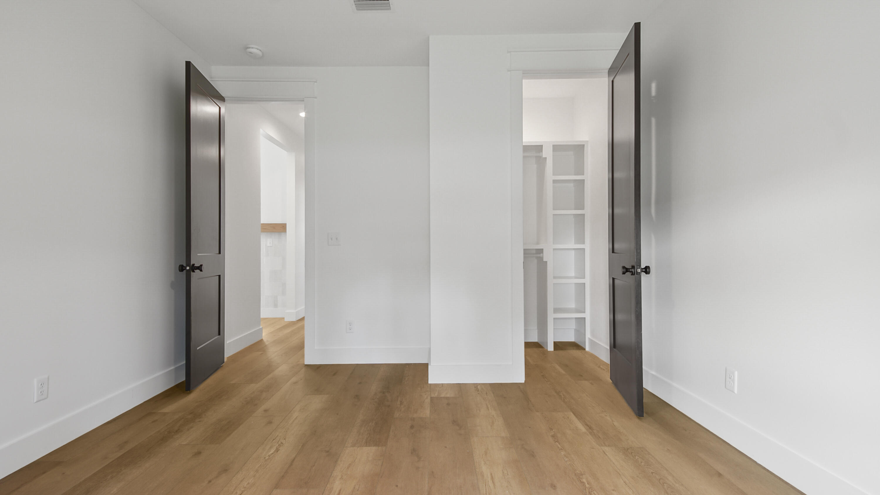 SECLUSION BAY - Residential