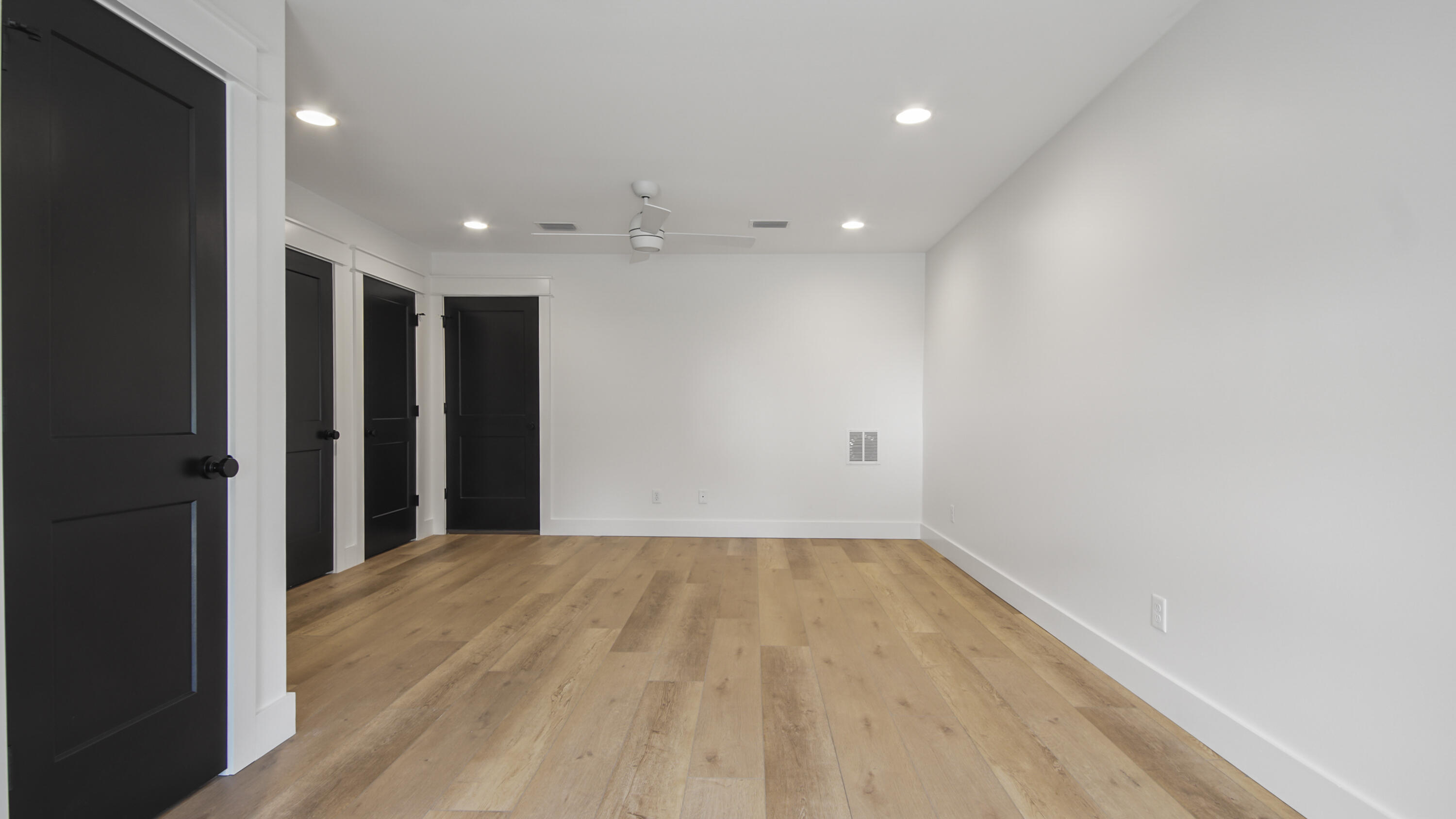 SECLUSION BAY - Residential