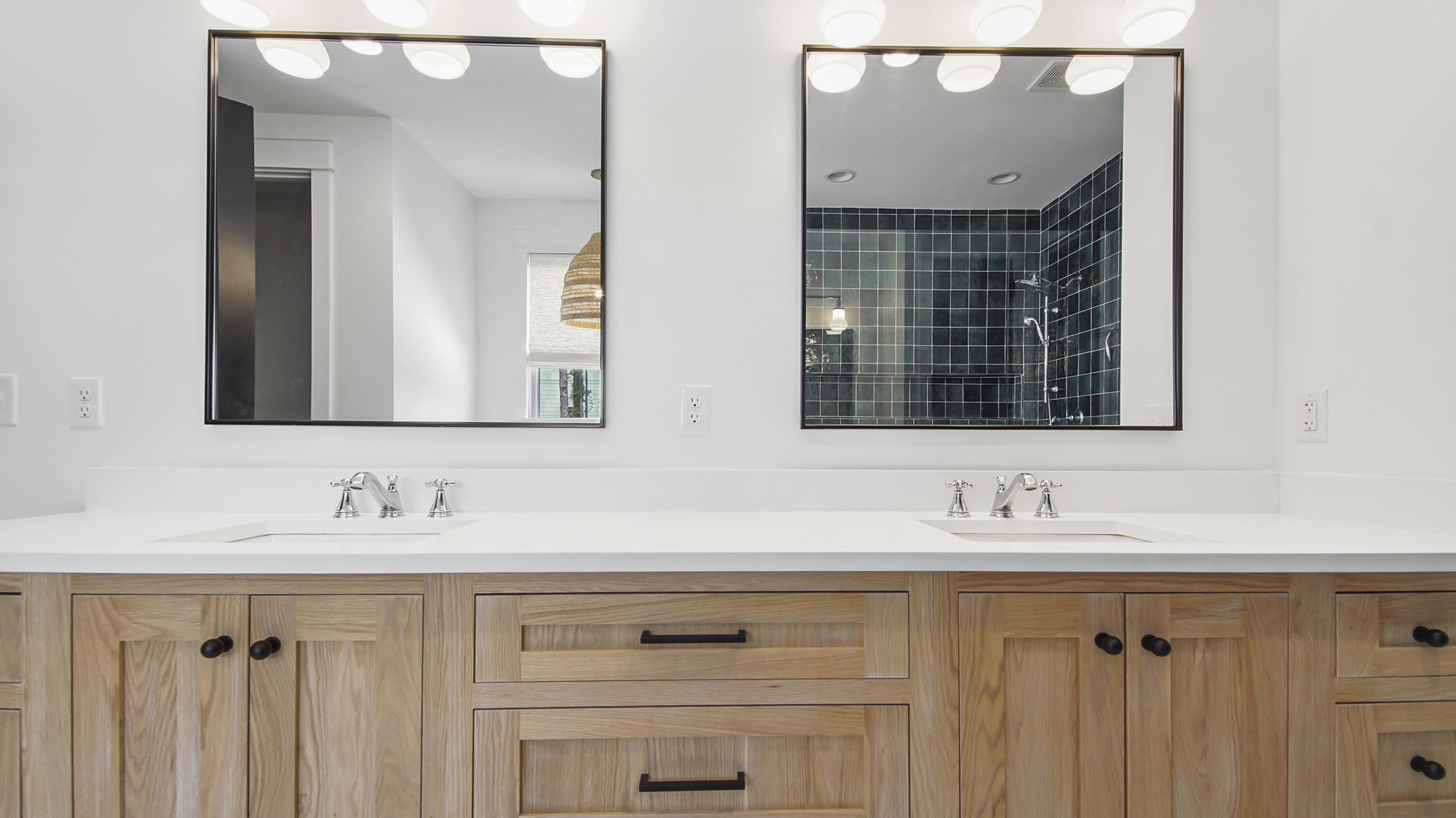 SECLUSION BAY - Residential