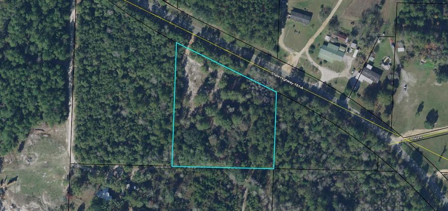2.5 acres ready for your new home or manufactured home. Very close to Ponce de Leon Springs, Vortex Springs and Morrison Springs. Only a 40 minute drive to the Beaches of South Walton.