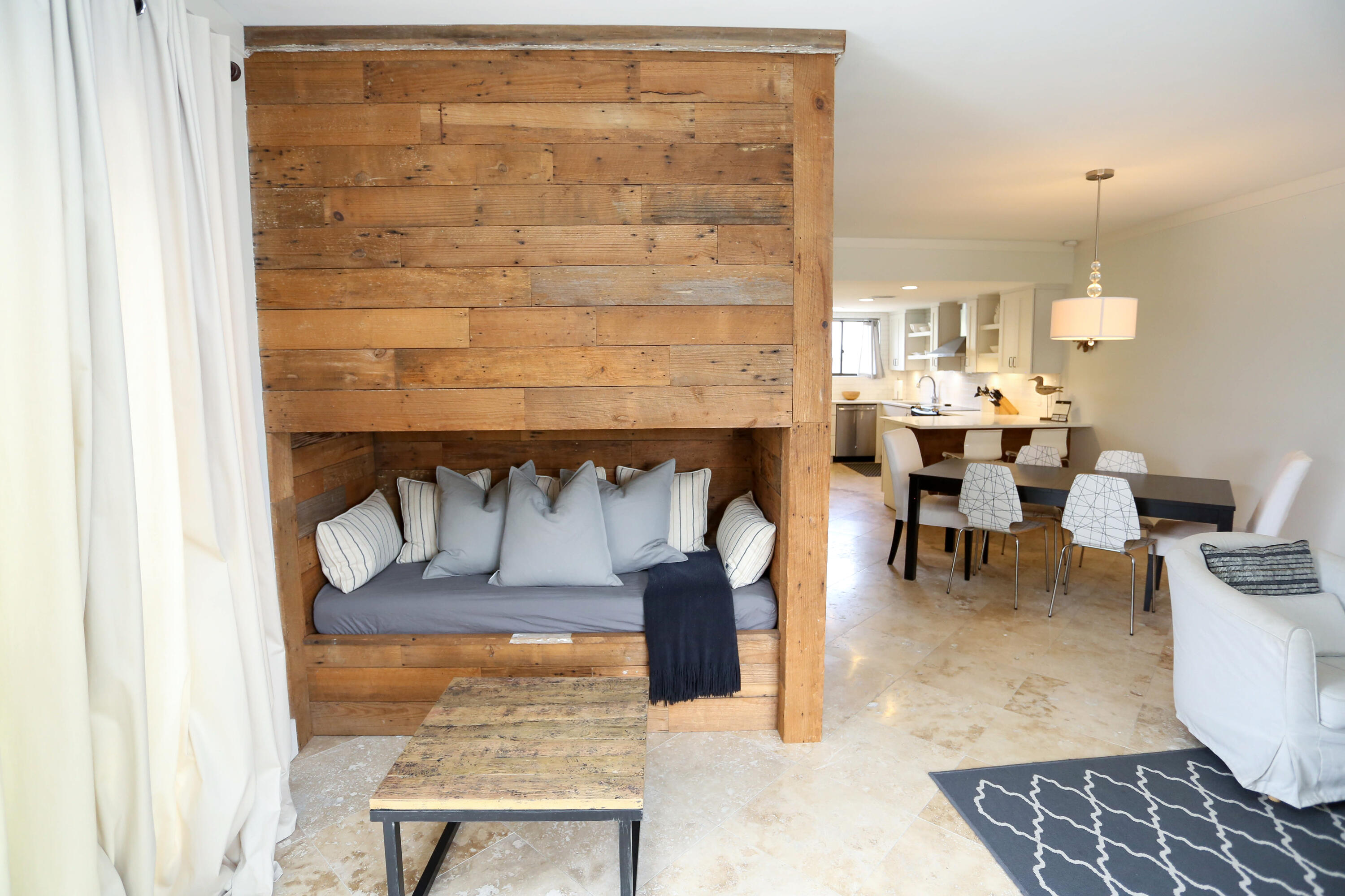 EMERALD HILL CONDO PH 3 - Residential